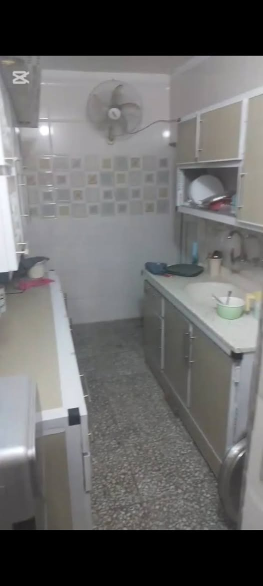 مشتمل بالدورة الميكانيك 78م  باسمي موقع مميز بظهر الشارع التجاري خامس بيت بالبداية البيت جدا نظيف تجيب غراضك وتكعد مال جناي على ايديالسعر 145  ***********
