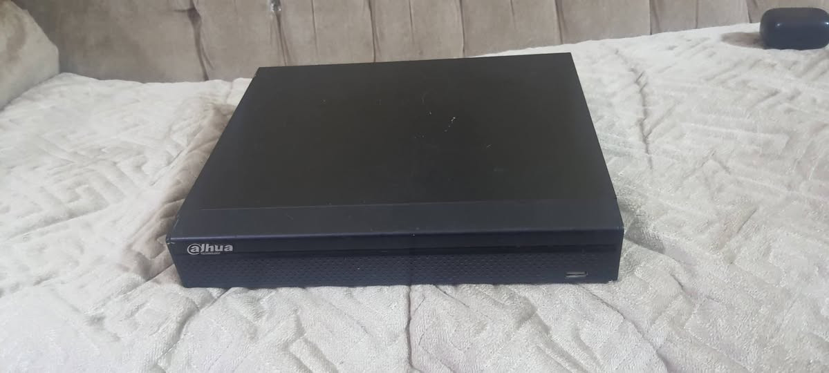 جهاز nvr
٥ميكا 4kا  اخو الجديد مع هارد ١تيرا 
بغداد *********** متواجد واتساب
