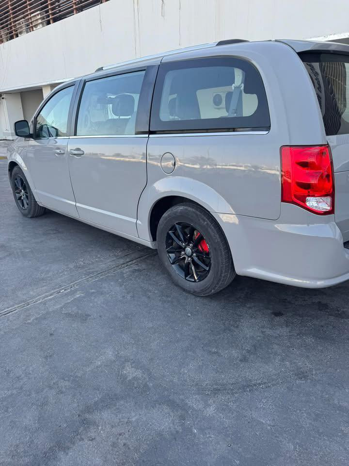 السلام عليكم للبيع موديل 19 صور الحادث بالمنشور ومغيرين لونها شاصي ولغود سليمه عل فحص باب كهرباء صدر جديد تخم تاير جديد ماشيه 85 عنواني بغداد حي تونس السعر 150 
***********
