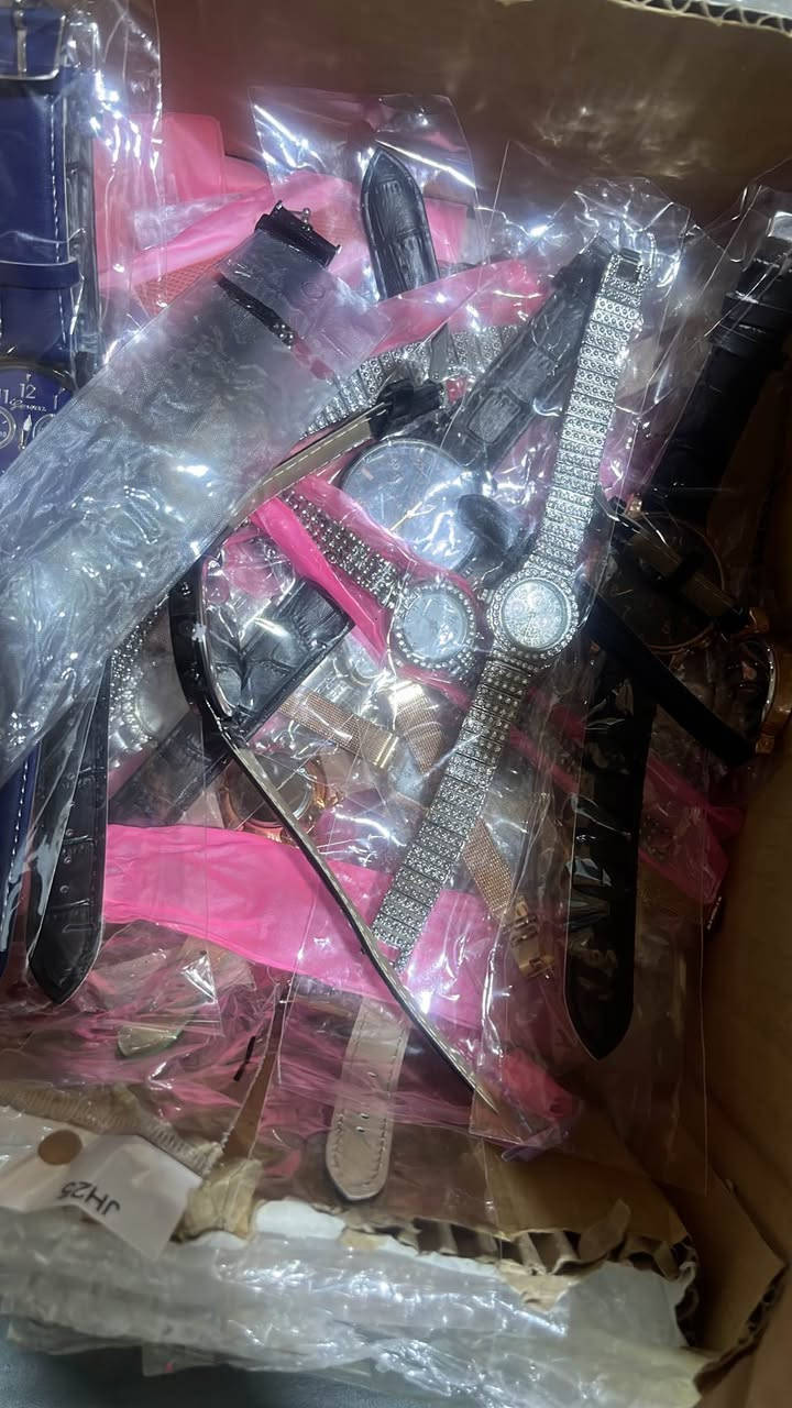 ملابس شي ملابس اطفال واحذيه رجالي ونسائي ٤كارتونات ١٠٠ الف قفل بيهم اكثر من ١٥٠ قطعه  لو تنباع القطعه على الف انتم ربحانين راسلوني خاص اصورلكم عمارة, ميسان


**إذا كنت صاحب هذا الإعلان وتريد حذفه لأي سبب، رجاءا أرسل رسالة إلى الدعم الفني**