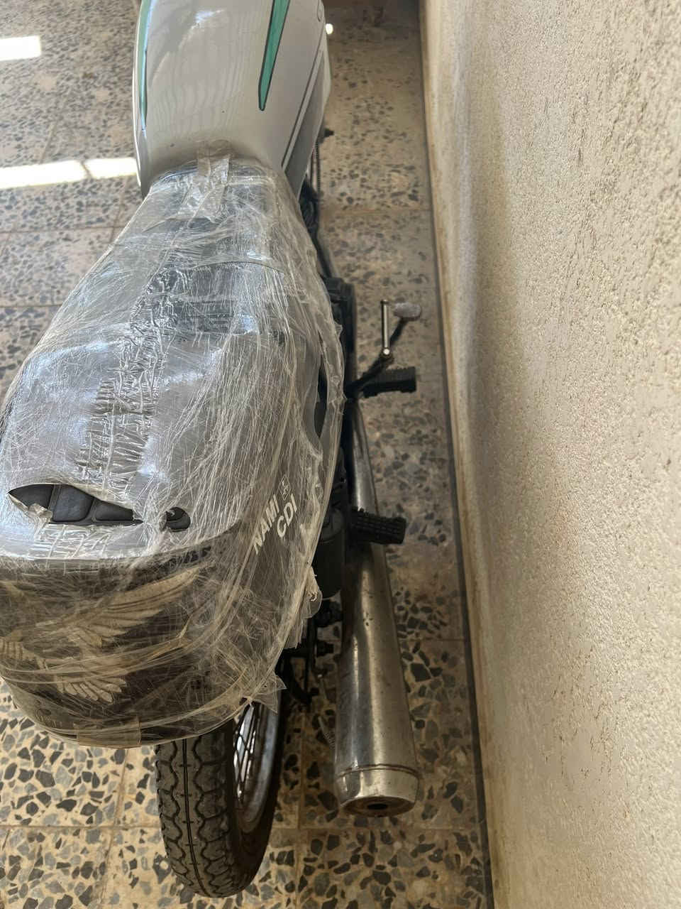 يراني 5 كير بدون اكفلكياها عشائر 
كلجاتها كلش قويه 
السعر 350 وبيها مجال 

0774 719 7136
