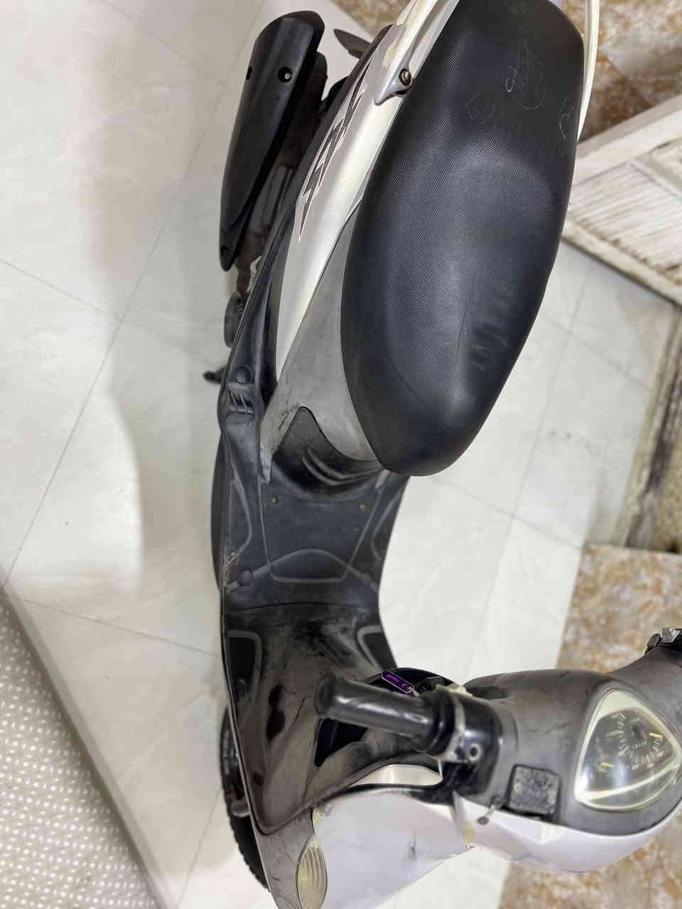 سلام عليكم
ماكس عدلة للبيع حاويه الدراجة
 صالها شهرر ونص من طالعه من الحاويه 
مابيه عيب الدراجة مكفوله السعر خاص أو اتصال 

0780 776 8055
