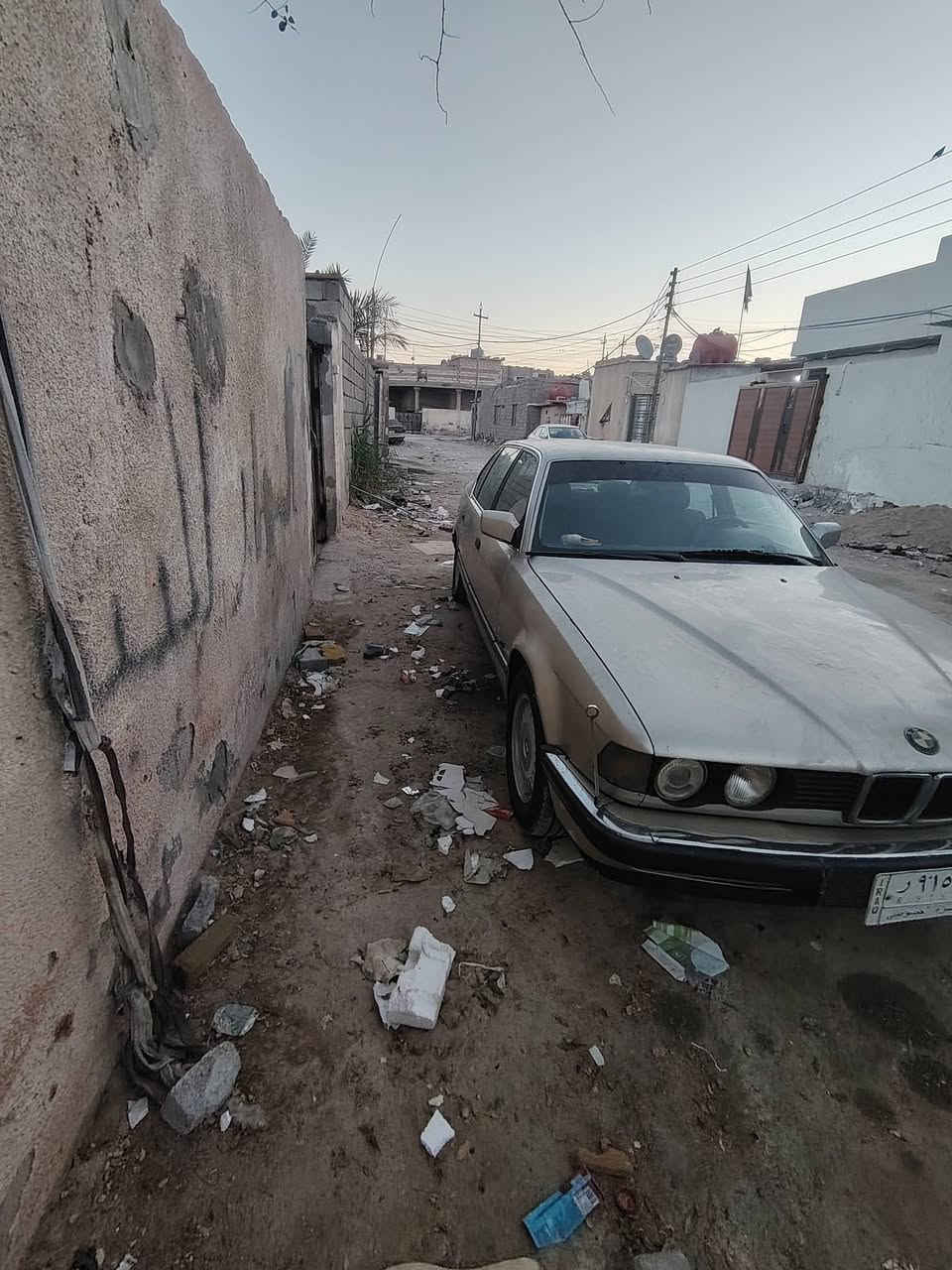 بي ام ٧٣٥ للبيع مكينه كير نضاف زوج تاير كدام ارضيه جديده سياره عوزه ترتيبات قليله ***********
