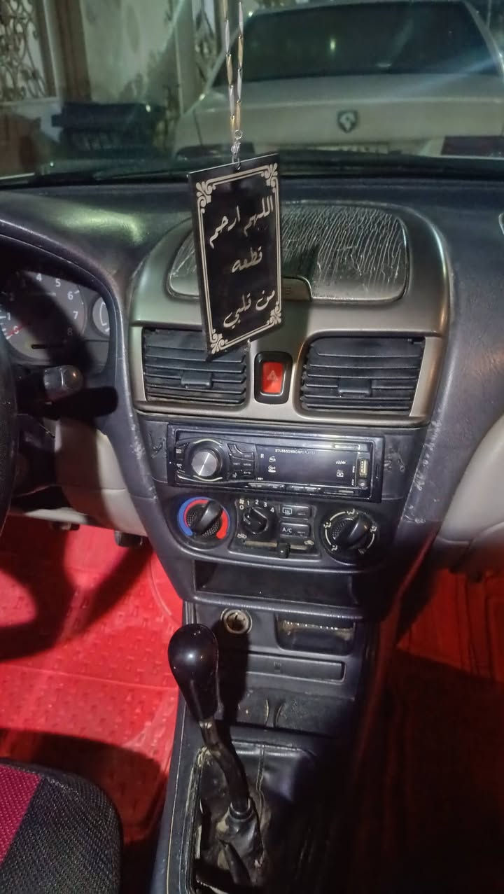 سلام عليكم نيسان صني موديل 2003سياره بيه ضربه بقبق الچنطه كير مكينه حداديه كفاله سياره جاهزه وخير من الله قادسيه بسمي مكانه بل ديوانيه  السعر 60وبيه مجال ***********
