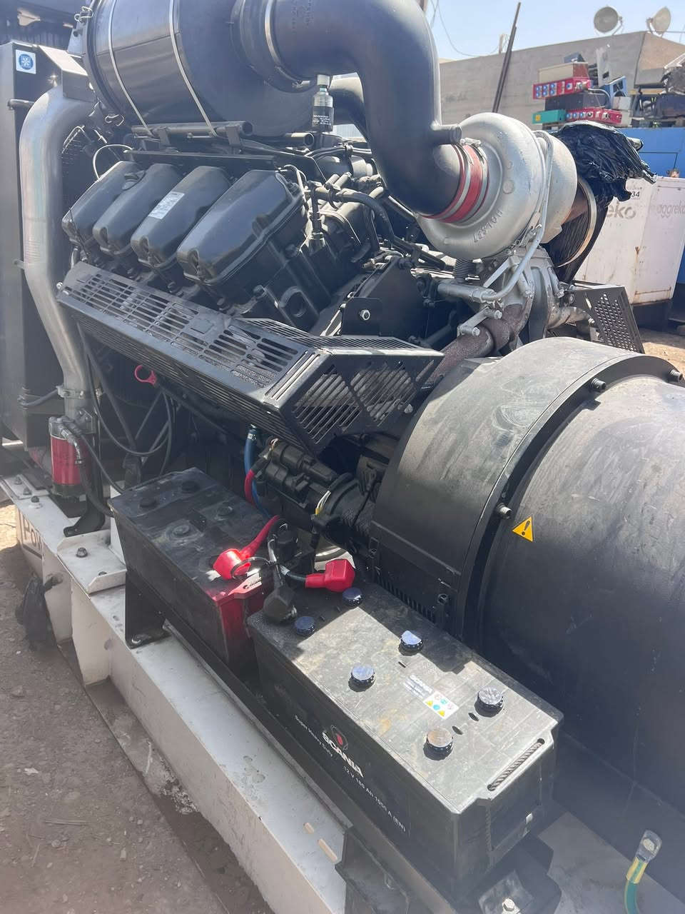 سكانيا سيت بلادي
600kv 
ساعات العمل zero 
وارد بيرطاني 
المولد شرط الفحص والحمل 
يوجد كافة انواع واحجام المولدات 
يوجد توصيل كافة المحافظات 
العنوان اربيل 
للستفسار 
***********
***********
