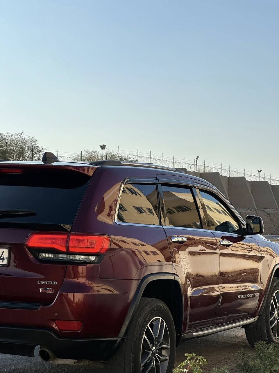 السلام عليكم
جيب 2017  

رقم أربيل جديد سنوية وهزه جديده 

السيارة ب اسمي وعليها كتاب تضليل ب سنوية  

بصمة أبواب 

بصمة تشغل 

كشن كهرباء

تشغيل عن بعد  

جنطة كهرباء 

كشنات تدفئة تبريد

السيارة طابة من امريكا بيها بخات صبغ مثل مامأشر عليها ب صور امريكا تقريبا  ٤ قطع بيها بخ ع كد جف الايد فقط بدون ايرباك بدون دواخل بدون شاصي بدون اي حادث 
 
ماشية ١٣٠ ميل 
السيارة جاهزة مابيها اي نقص 
 مكينة جديدة 
صدر جديد
تخم تاير جديد   

مكانها بغداد  
السعر ٢٠٥ وبيها مجال بسيط
للاستفسار/ ***********
