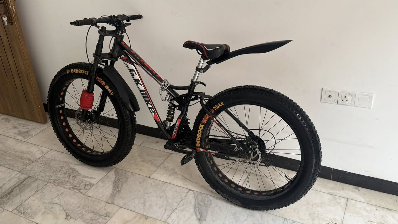 السلام عليكم ورحمة الله 
.
بايسكل دبابة للبيع ماركة G.K. Bike 
موديل 2021
. 
دبلات امامي ممتازة 
.
دبل خلفي ممتاز 
.
گير (عقرب) امامي (3) نمر ماركة شيمانو
.
گير خلفي (7) نمر ماركة شيمانو 
.
بايسكل نظيف مستخدم قليل كان مخزن
نقص فقط ستاند ومعايرة للگير الامامي 
.
سعر 160 الف 
.
بغداد حي الجامعة


**إذا كنت صاحب هذا الإعلان وتريد حذفه لأي سبب، رجاءا أرسل رسالة إلى الدعم الفني**