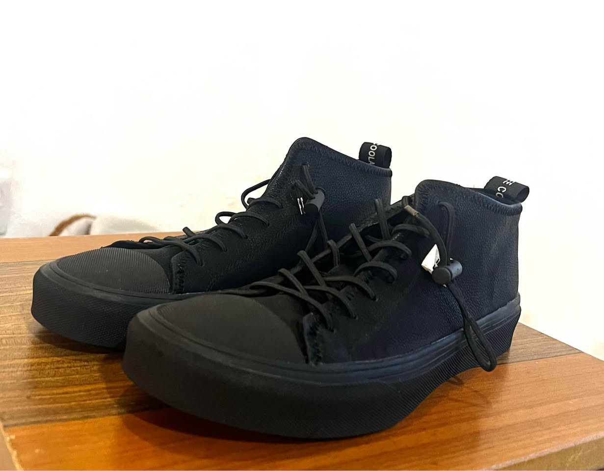 سنيكرز عالي اكر, نينوى


**إذا كنت صاحب هذا الإعلان وتريد حذفه لأي سبب، رجاءا أرسل رسالة إلى الدعم الفني**