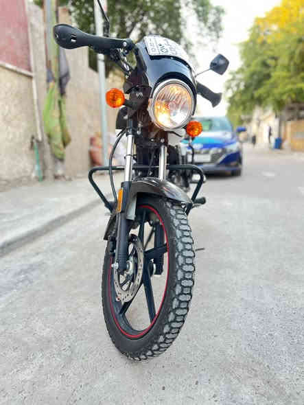 دراجة دايوان جبلي رقم وسنويه بأسمي ثاني يوم احولك دراجه خير من الله ماشيه 6 الف اخت الزيرو ما مشتغله دلفري ابد ولا شايفه صندوك 
السعر 28000 مليونين وثمنميه وبيهه مجال 
عنواني بغداد الشعب مقابيل المحكمه 
رقمي ***********
اتصل وبيك خير وادلل
