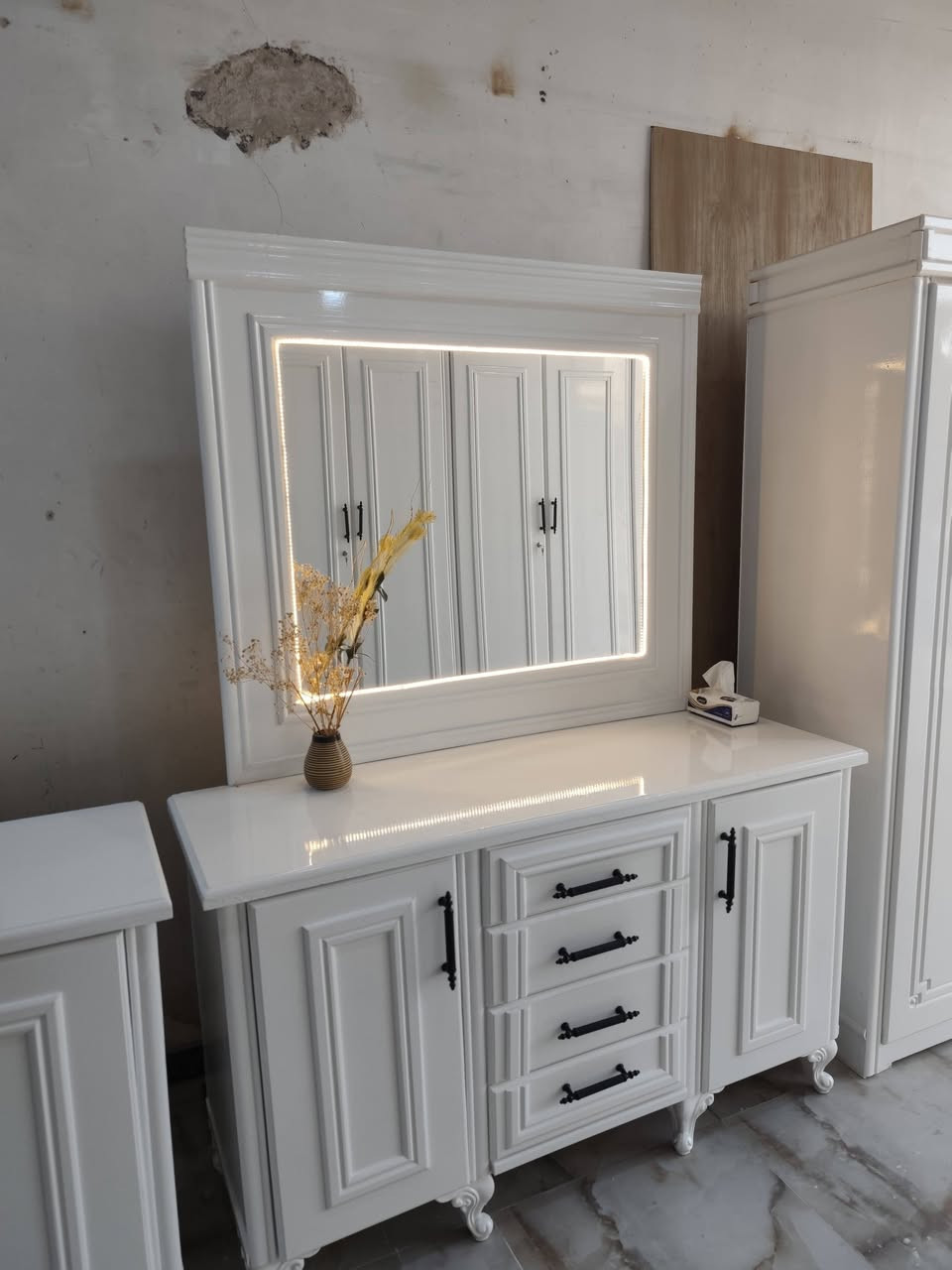متوفر هاذه الموديل نجاره عراقيه تصميم تركي
متوفر حالين 
ناصرية مركز 0781360676 @إشارة


**إذا كنت صاحب هذا الإعلان وتريد حذفه لأي سبب، رجاءا أرسل رسالة إلى الدعم الفني**
