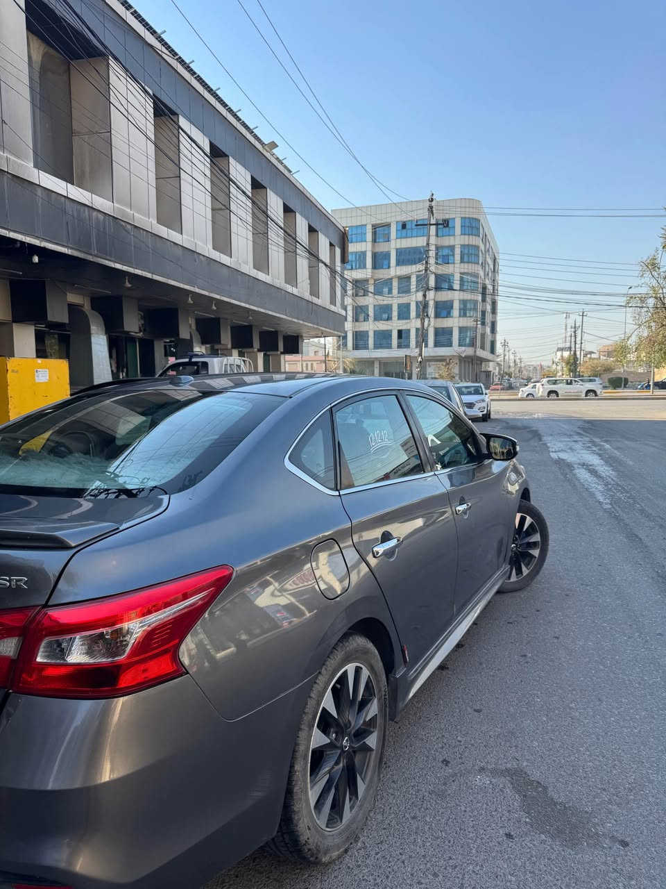 نيسان سنترا 2019 sr وارد امريكي فول فول 
المواصفات: 
لايت زينون 
رادار تفاعلي اوتو ستوب 
ابل كار بلي
تدفى مقاعد اماميا
سبورت بدون ايكو …نظام رياضي 
وباقي مواصفات ال sr المعروفة 
السيارة ماشية 105 ميل كير ومحرك بشرط وضمان والسيارة نظيفة على ايد وحده وادامة مستمرة
الضرر : فقط شبر بونيد بدون دواخل بدون ايرباك 
السعر: 135 وبيه مجال 
للتواصل؛ ***********
*********** أربيل, العراق
