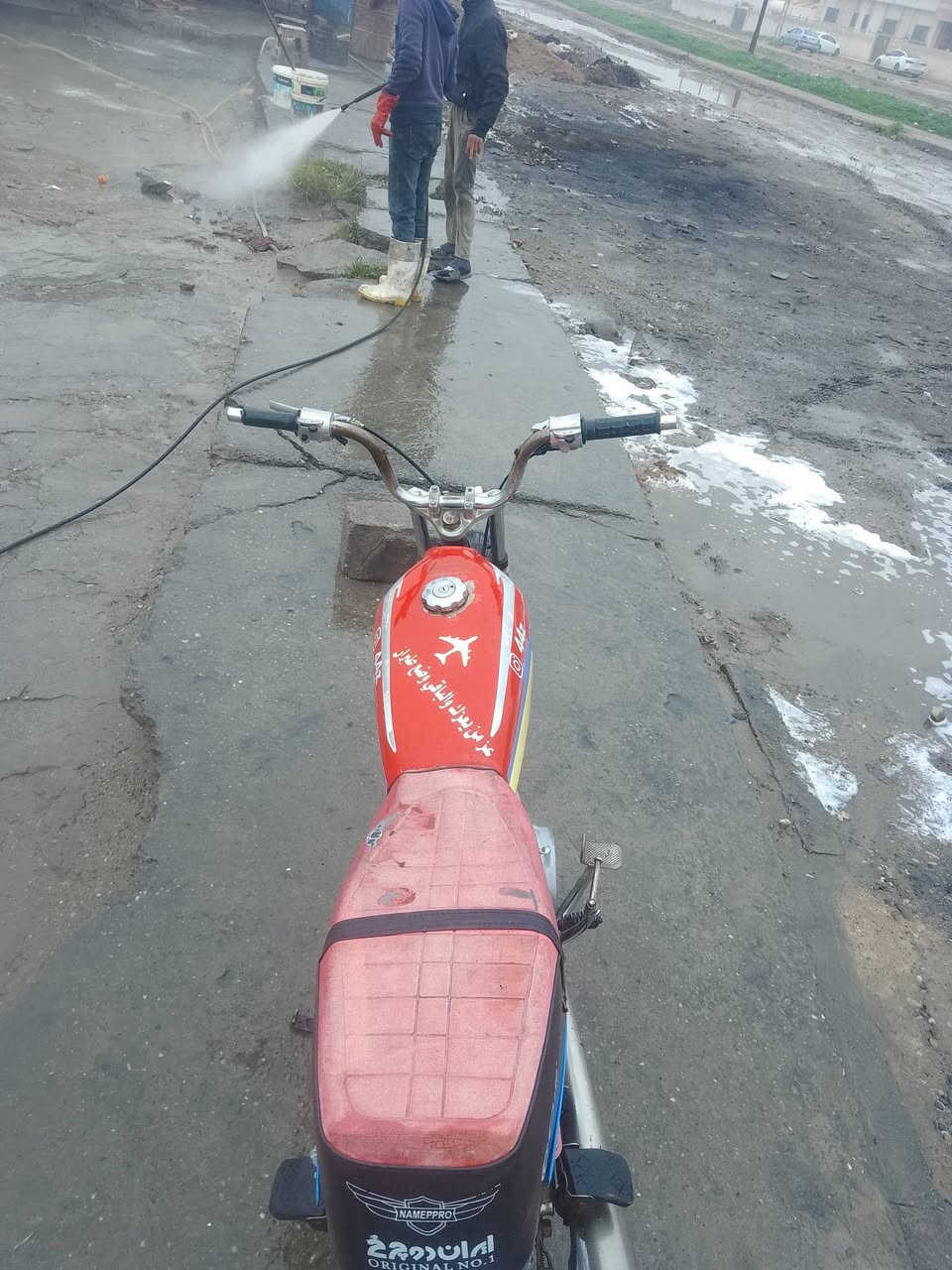 السلام عليكم
السلام عليكم 
ماطور ايراني اربعه كير للبيع 
المكينه ناره شرط لا دخان ولا صرف الماطور رقم1 الويلا جدد التواير جدد الشاصي شرط لا عواج ولا بي قطره لحيم تجي تشغل او تطلع السعر 200او بي مجال قليل


**إذا كنت صاحب هذا الإعلان وتريد حذفه لأي سبب، رجاءا أرسل رسالة إلى الدعم الفني**