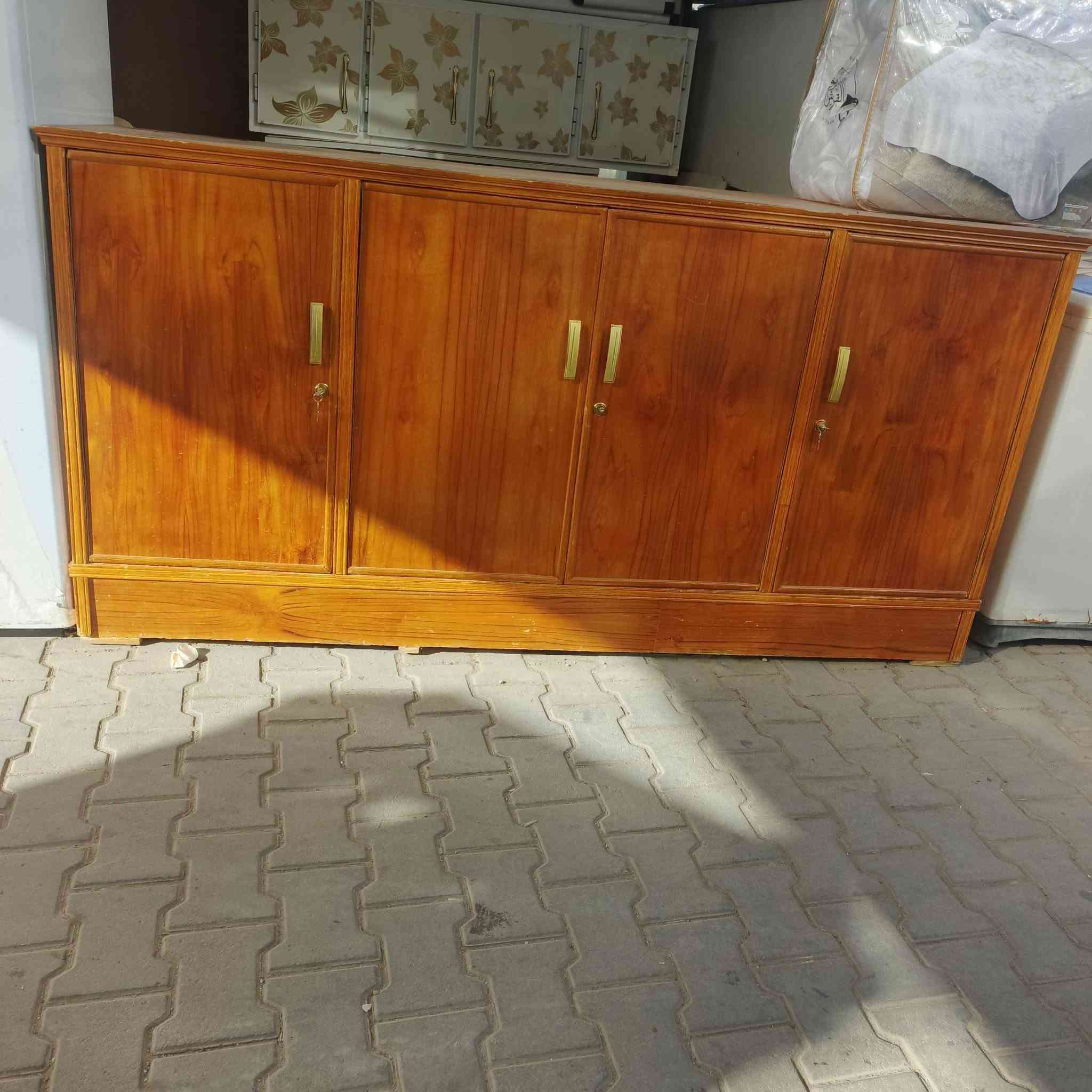 محلات ابو سجاد لبيع وشراء الاثاث المستخدم والجديد اي اثاث مستخدم نضيف نشتري وتبديل الكاونتر القديم بلجديد 
العنوان شارع الشيشان ***********
