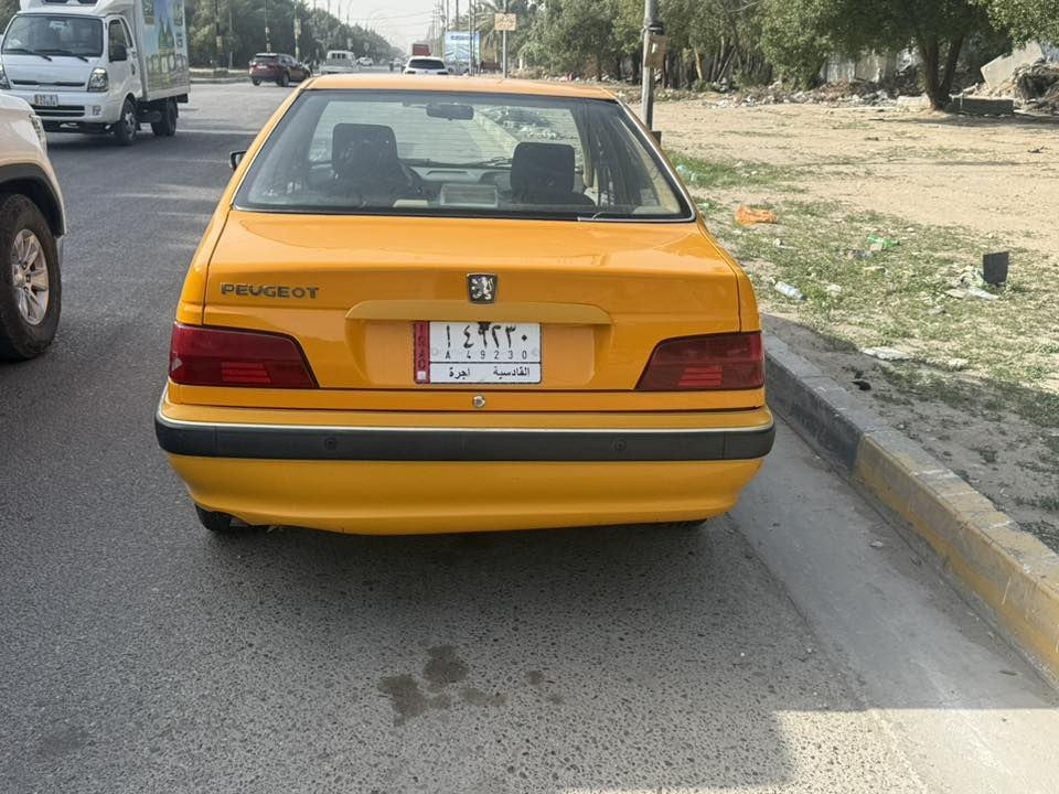 من رخصة المدير 
السلام عليكم 
بيجو بارص 21بيها جاملق الأيمن امبدل وشاصي الأيمن معدل وبيها تحولب كلش ناعم وبيها بارد قليل ولباقي مكفول السعر 58وبيها مجال ***********
