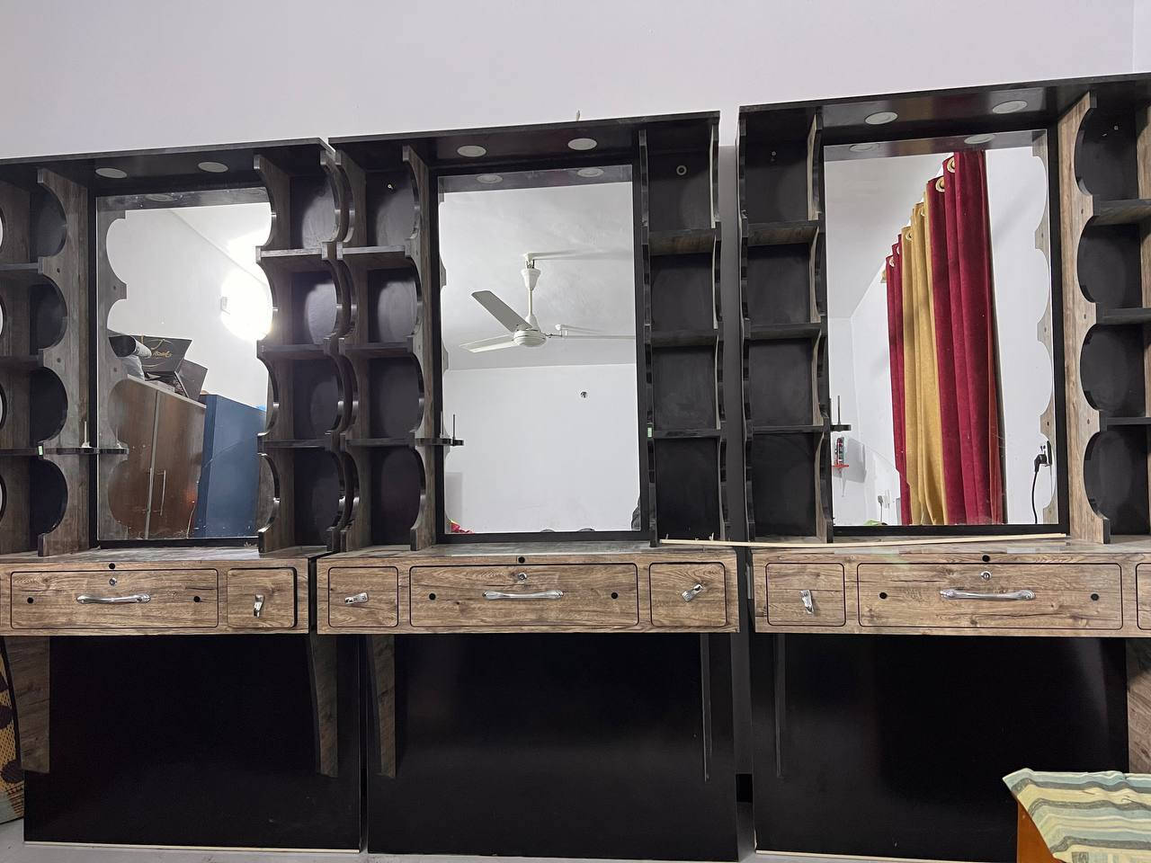 سلام عليكم
ديكور حلاقه للبيع
3ميوزه مرتبات كلش نضيفات
وفاترينات 2
وكرسي 1شغال كلشي بيه ونضيف
قنفات عدد 3
للاستفسار ***********
العنوان بغداد
