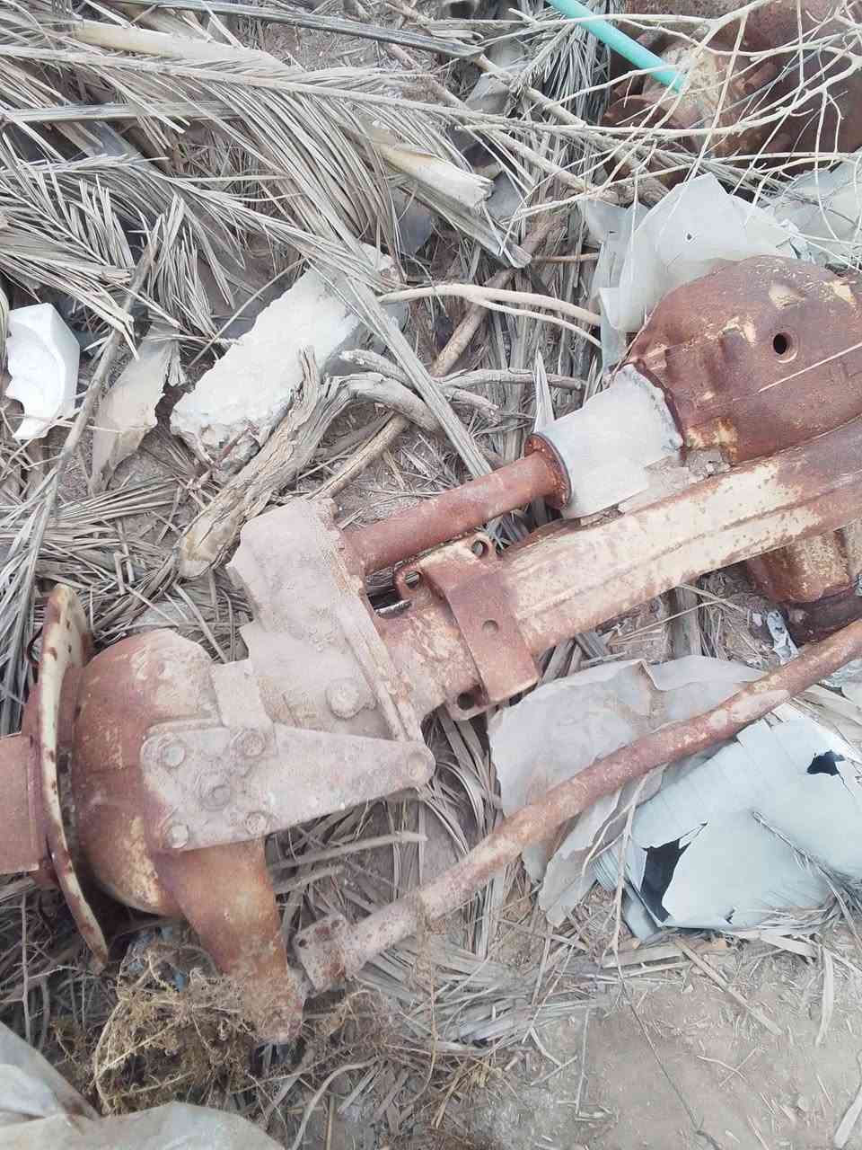 سلام عليكم ورحمة الله وبركاته  يوجد اكسل امامي عدد 2
(تحوير مال عنتر) واكسل خلفي واحد

***********واتساب
