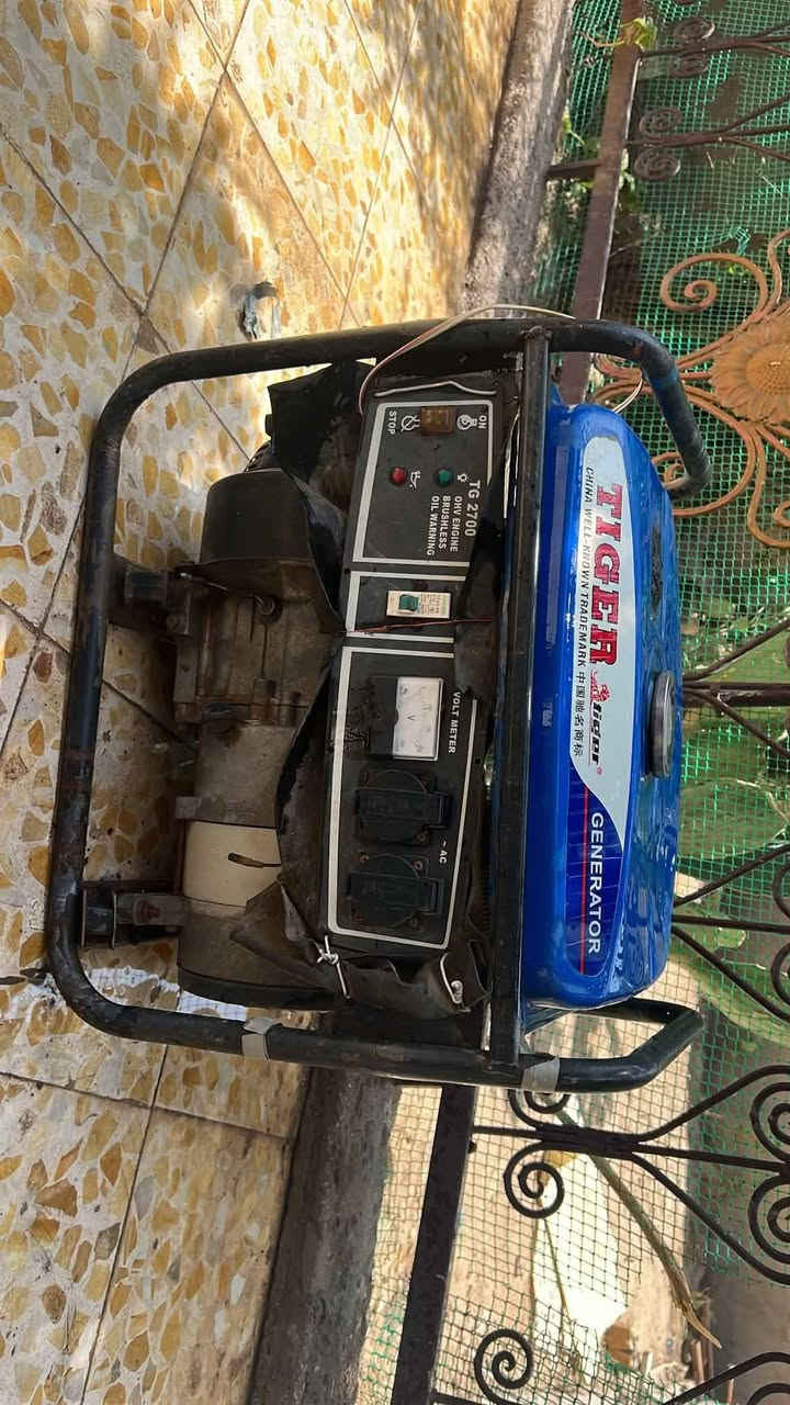 مولدة نمر (TIGER TG 2700) مستعملة للبيع
للبيع مولدة بنزين ماركة TIGER الموديل الشهير TG 2700، بحالة جيدة وشغالة.
​المواصفات
​الماركة: Tiger (تايغر/النمر).
​الموديل: TG 2700.
​المحرك: OHV Engine (اقتصادية بالوقود وعملية).
​المنافذ: تحتوي على منفذين تشغيل (بلاكات ثنائية) مع مقياس فولتية (Volt Meter) شغال.

​الحالة: نقص كابريتر. ...
نظيفة وشغالة وجاهزة للاستخدام

​السعر100الف دينار
المكان ميسان علي الغربي
​للتواصل ..***********
