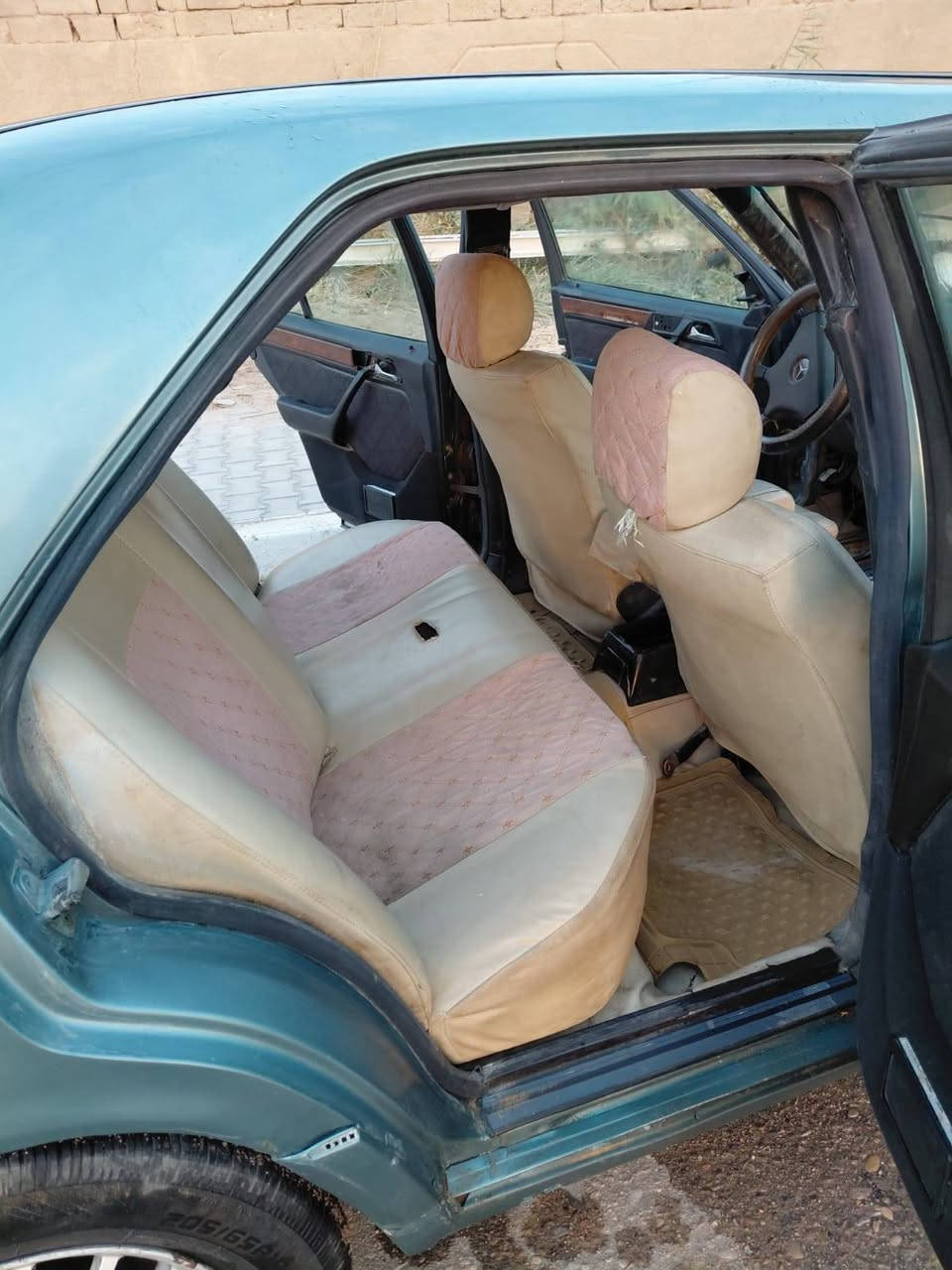 السلام عليكم مارسدس دب موديل ٨٦ محدث سنويتها ساقطه مكينتها vvti 2.5  كفاله والكير كفاله حدادتها خير من الله
تبريدها شغال ترايدك وين مايعجبك مصبوغ عام للجماليه  

السعر 55 بيها مجال وانا بالخدمه السياره مال بيت ابد ما متعوبه من الدوام للبيت .. مطلوبه 4 اوراق ينقص من سعرها 

***********
