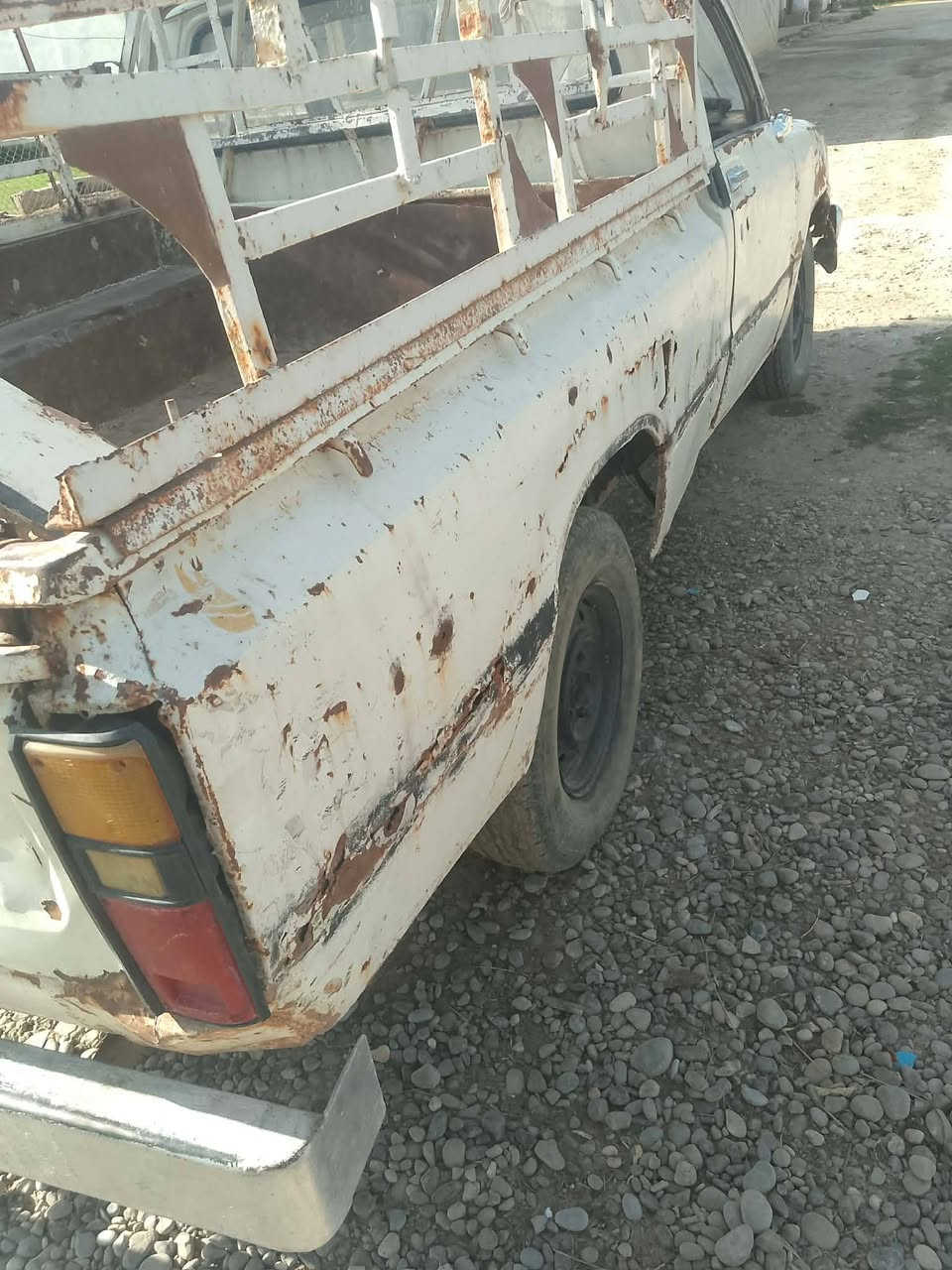 السلام عليكم بيكم ٨٠ البيع السياره رقم كركوك راعيها ب كركوك بس ماندلو كير ومحرك حسب حجي راعيها نضاف المكان صلاح الدين العلم الربيضه ***********
