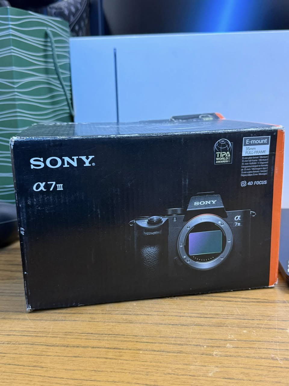 السلام عليكم
Sony \ a7 iii 
الكامرة غنية عن التعريف الجوكر لتصوير الفديو والفوتوغراف 
الكامرة بحالة ممتازة اخت الجديدة 
عداد الشتر 6k  
كارتونة وملحقات كاملة بعدهن بالچيس

فقط بدي السعر 1450  الف
العدسة 50mm السعر 225 الف

مكاني بغداد الشعب 
الرقم ***********
