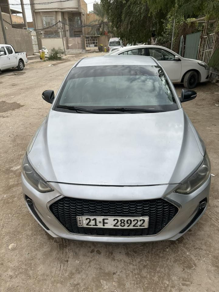 للبيع افانتي 2017 رقم دولي الجديد 
بيها جاملغ خلفي صبغ وبارد كد شبر باقي كله كفاله
كير محرك مكفول تبريد ثلج صدر جديد
السعر 117 وبيها مجال مكاني نجف *********** واتساب - ااتصال
