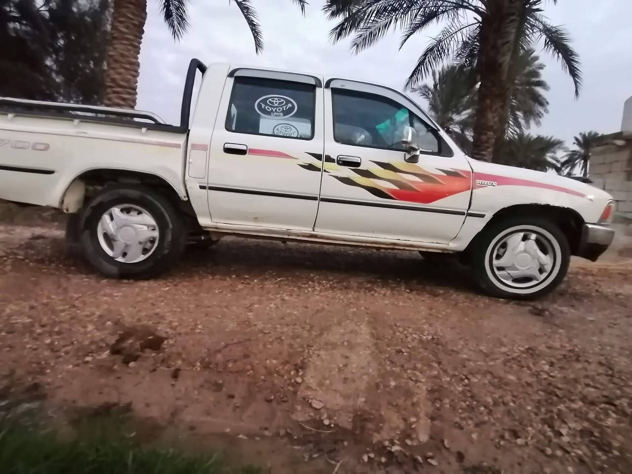 السلام عليكم ورحمة الله وبركاته
تيوتا ٩٤ رقم مثنى مشروع وطني سنويه غير نافذه منذ ٢٠١٩ سياره داخله هزه وضريبه يعني سياره شبه كامله رقم دولي تريد وكاله او تحويل مكينه كير محرك شاصي اكسن  كبل لشارع نقصه بس كهربائيات
للاستفسار *********** واتساب مكانه الشطره
