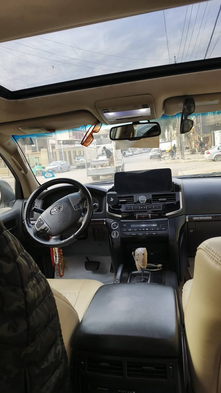 السلام عليكم🤍
 لاندكروزر ستيني اصلي2011 GXR 🔥
مكفوله كفاله عامة 
فقط بارد بيها
السياره بسمي رقم دولي 
السياره فول مانقصها اي شي 
السعر ٣٢💲 وبيها مجال بسيط 
للعلم الدعاميه ولايتات القديمه موجدوه
للاستفسار ***********📞
