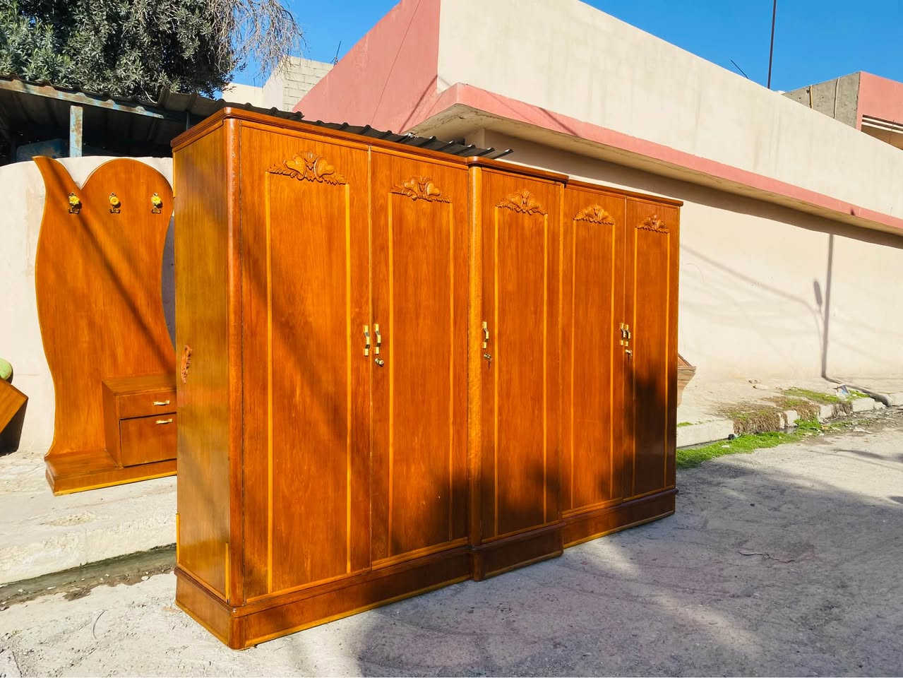 قنصور خمس ابواب نظيف جدا السعر ٢٠٠ للاستفسار *********** موصل, نينوى
