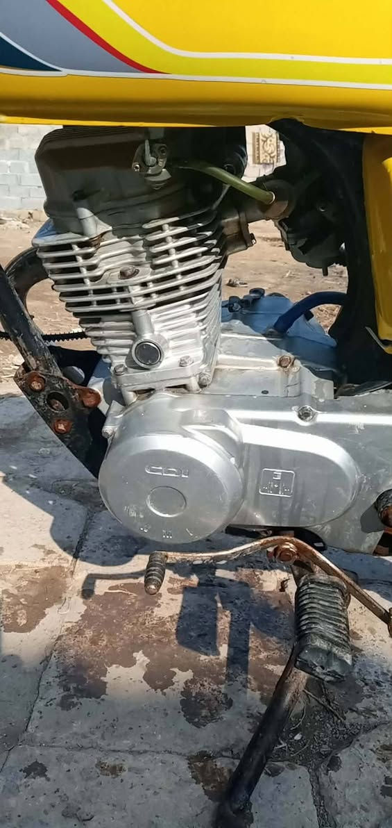 السلام عليكم دراجه كلك 21 شوفتك عينك مكينه بس كلجات مبدل بيه دراجه حلوه الاتصال ***********
