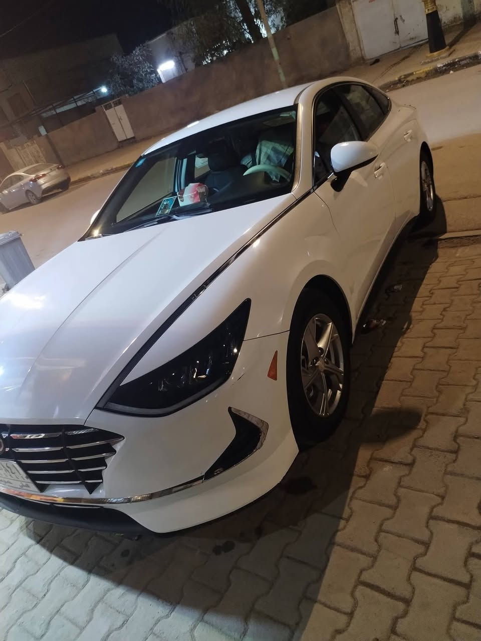 سلام عليكم ورحمة الله وبركاته
سوناتا مديل ٢٠٢١  سياره خير من الله نضافه وستخدام قليل  توه مشت ٧٥ الف كيلو
حادثه مرفق بلمنشور والباقي كفاله مكينه خير من الله تبريد ثلج ادونز ماكو كف عادي وطلع وين ماتريد 
تخم تاير قبل 5 ايام شديته ٢٦٠ الف 
رقم مثنى وكاله عامه بأسم المشتري   وانسان كلش طيب مالكه
***********  السعر  اتصل او تفضل خاص وخادم
