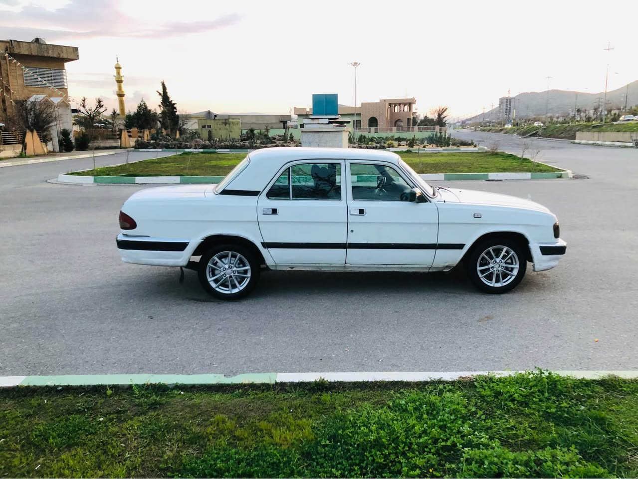 هەرزانترین نرخ
سەیارتیەک ئاڕم تۆماتیک 2003 بە پارەی یەک ماتۆڕ 
$10 کۆتایی      رانیە      *********** ڤایبەر و واتس ئاپی لەسەرە
ڤۆڵکا مۆدێل 2003 گێر تۆماتیک گێرو مەکینەی کراوەتە ئۆنجی  ئاڕم پلاستیک سلێمانی هەمو کوردوستانی پێ بگەڕێ بێ کێشەیە 
کامل کارەبای و ناو گێچی ئیش ئەکا گەرمیو فڵچەو لایتی زۆر مەزبوتە
پێش و پشتی کەپسە لێدراوی قورس و سوکی نیە بۆیاغی زۆر کەمە 
پاوەرە بەخە چوار جام کارەبایە ویل کەپە قوفڵ مەرکەزیە
گێر و مەکینە بەدڵی خۆت تەرایی پێبکە 
موس براوە لێدراو پێشو پشت  پەشەرت 
سەیارەکە لێخوڕینی خۆشەو بە هەڵمەتە رانية, السليمانية
