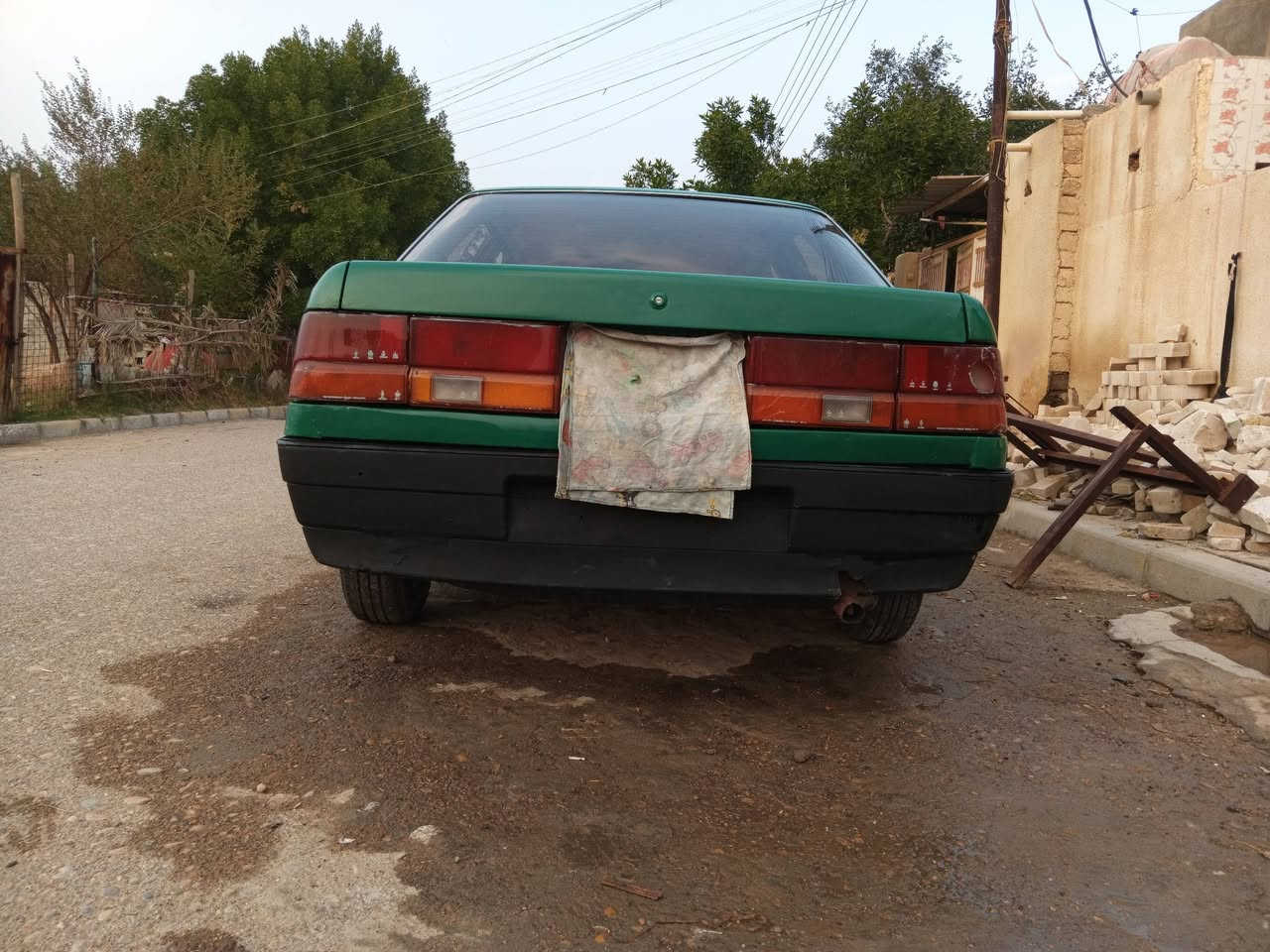 سلام عليكم لاتطي سعر بالتعليق رحمه الوالديك٣٤ ورقه وبيه مجال حك الجيه لا تطي سعر بتعليق رحمه الوالديك سوناتا ون موديل 93 رقم ادياله راعيها بدياله واني مكاني ميسان سياره مشروع وطني شرط التحويل سنويه ٢٠٢٧ شهر الثامن الون أخضر  غراضه غراض سوناتا تو جيب وشد ولحد يسأل كل الاعرفه راح اذكره بهاي العجوز من عجايزنه القديمه المعدلاتت
تخم تاير ستوني شاده الأصلي ميتين الف 
حداديه أماميه ستوني مسويه ودبل وقاعده الدبل   ولخلفيه الوي ودبل جديد
عدك المحرك جديد والكير سليم هم جديد ديلكو واير ابلك وبلك مال حاويه 
الكير اوتوماتيك 
راديتر وباتري جديد كهربائياته كله شغاله بس العداد السرعه يرادله واير ويشتغل
نواقص السياره
السياره مصبوغه بدون دواخل وبيه معجون ومابيه ضربه 
ضربه وحده بيه بالصندوق يم القفل بس مانازله جوه يعني بكان القفل فقط عدك سنتر الوك مايشتغل 
والحساس مال الجوزه الصباحيه عاطل باليجويتر
عوزه مارووحة مال الراديتر والتبريد مايشتغل سعر34 ورقه وبيه مجال هاتف *********** مابيه واتساب واذا ماعندك رصيد خابر ع الماسنجر مكاني ميسان يعني بالعمارة وعذرن ع الاطاله
