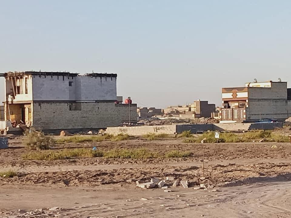 ❤️ { بسم اللـه الرحـمن الـرحيم }
السلام عليكم .  يوجد لدينا  قطع اراضي للبيع 10/2و10/3ملاسقه للمنطقه السكنيه  توزيع صدامي طابو صرف سكني ومفتوحه القروض عليها يعني تكدر تسحب قرض وتبني  وعليها اجايز بناء رسميه  كاملاً  وصادر كتاب المجاري وسوف يتم المباشره في الوقت القريب  سحب ماء للأستثمار او السكن فرصتك الوحيده سارع واشتري .✍🏻  
(طابو البياع) (بلدية الرشيد) 
الموقع الكرخ خالف حي التراث خلف كليه السلام خالف الكفئات
- لطفاً يرجى قراءة التفاصيل جيداً - 👇🏻

📌 مفروزه و مرسمه الحدود وشوارعها مكصوصه ومثبته بمختلف المساحات  توجد 50م 100م 200م 250م125م
 فرصه اسثماريه لا تعوض كونها اراضي ملتسقه بالمنطقه السكنيه  مما يجعلها في صعود مستمر 
مع ازدياد في النشاط العمراني وحركه في بناء الدور السكنيه وذلك يجعلها منطقه سكنيه واعده في المستقبل القريب 🏢🏠 
 قطع اصوليه 100‎%‎ كل قطعه باسم صاحبها المباشر  ثاني يوم فتح البيان 👍🏻
 للأستفسار اكثر عن اسعار القطع او الاتصال بالرقم الموضح بالاسفل 👇🏻 🏨
العنوان ::علي العامري  يوجد واتساب 📍
للاستفسار   *********** 📌 
                 ***********
