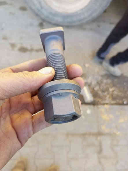 السلام عليكم  مكلف بالنشر فقط 
يوجد تايرات جديده حجم  22.5/80/315 نقشه ناعمه 
22.5/80/315 نقشه خشن
وبسعر مناسب جدا 
 ستدات  سكانية 
ستدات فالفو 
ستدات مان 
ستدات افيكو
ستدات نساف
ستدات مارسدس 
ستدات شفل ٧٠و٨٠ 
ستدات كنتره 
عربانه 
مقطوره 
كما يوجد ماء مقطر 
تايرات مستعمله جميع الأحجام 
يوجد حجم 12
13
14
15
16
17
18
وبسعر مناسب جدا 
العنوان مقابيل جامع حجي ظاهر جيران بشار الغرب 
***********
