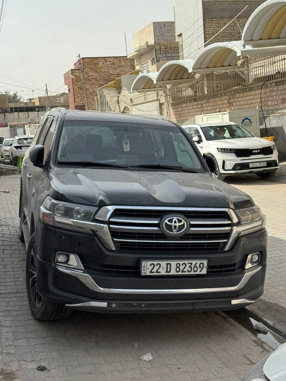 لاندكروز2020
حساسات
كامرة
فتحه
كشنات جلد
كشنات كهرباء
مرايات جانبيه كهرباء
ماشيه 143 الف
السياره مكفولة كفاله عامه 
ب5شدات وبيها مجال
***********
