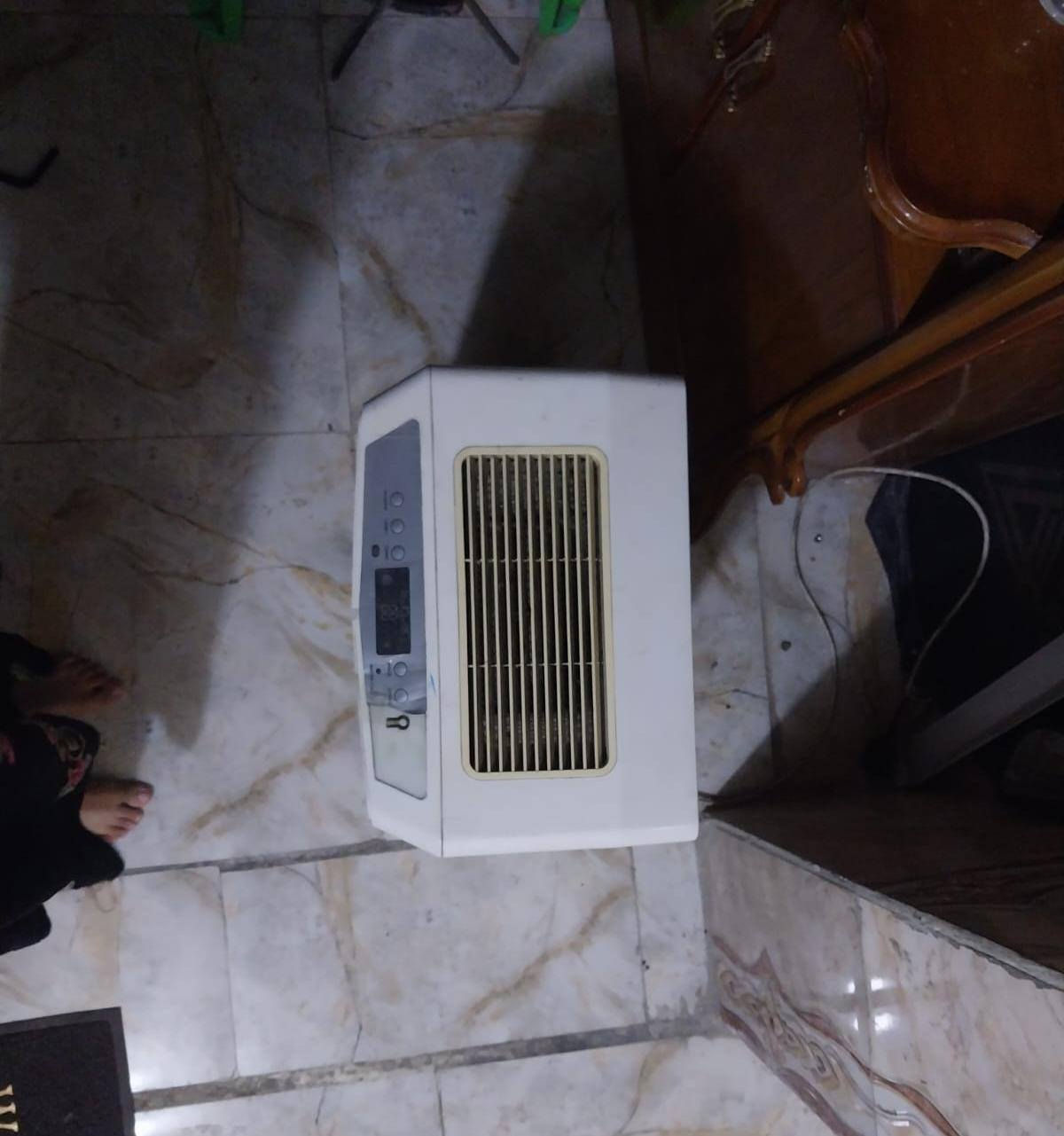السلام عليكم اخوان عندي سبالت داخلية بالة اصلي عدد ٣
مستخدمات ثنين 
واحد جديد بل كارتون السعر كلهن ٤٠٠ الف وبيهن مجال لتواصل اتصل واتساب *********** بغداد الحرية
