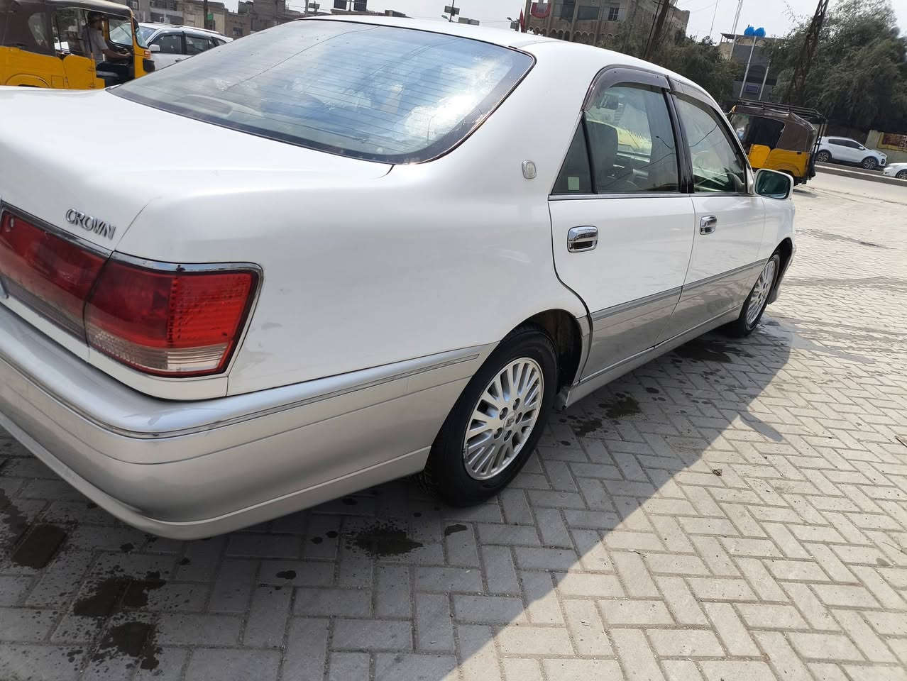 سلام عليكم ملكه معلايه 14 رقم بغداد فقط وكاله عامه  بيها حجز مرور مكفوله كفاله عامه سياره 4 دكم فتحه   نجف فوك وجوه دشبول شاده جديد تبريد ثلج  السعر 110 وبيها مجال بسيط العنوان بغداد ***********
