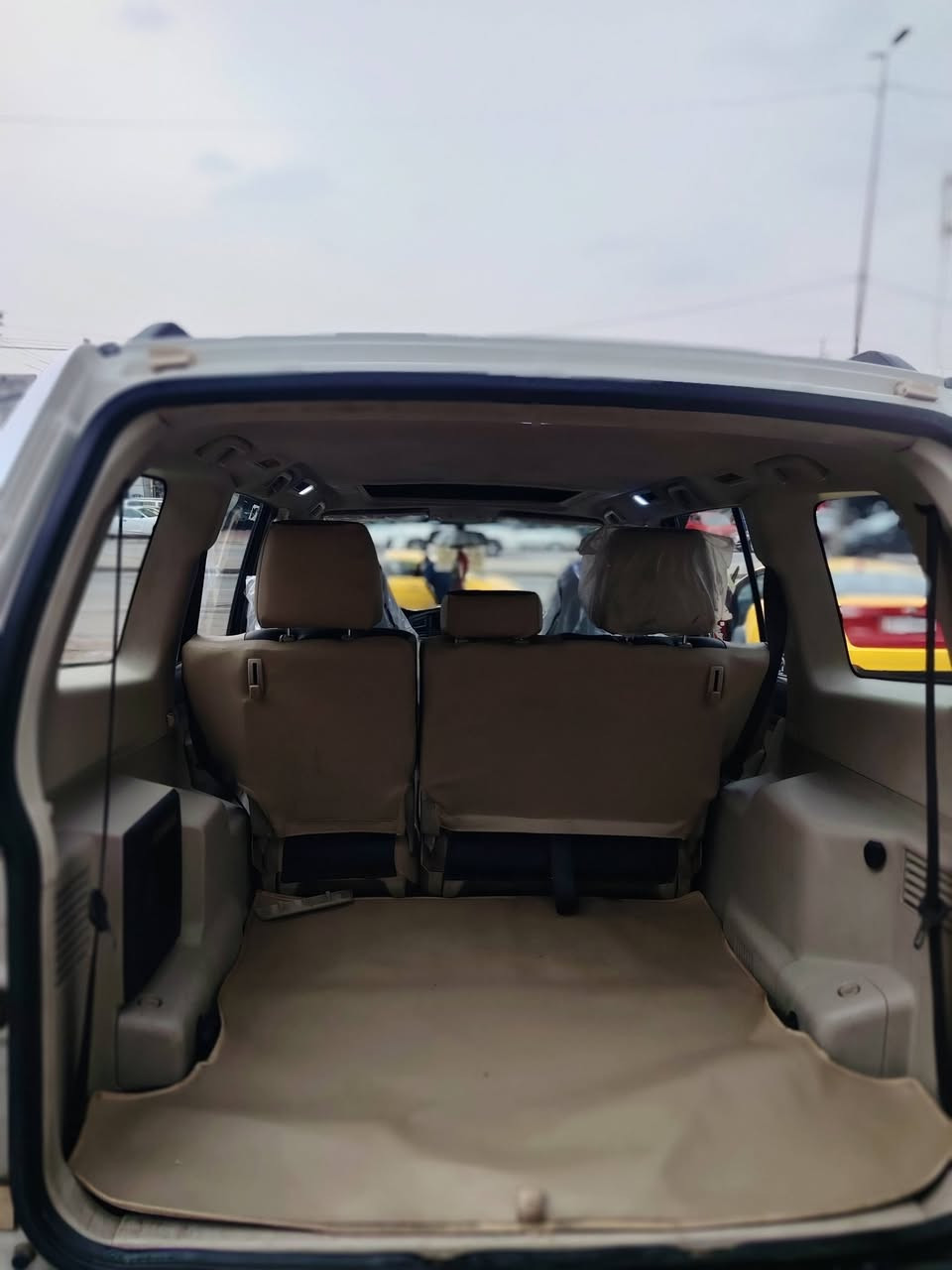 من رخصت صاحب الكروب المحترم
باجيرو حبتور ٢٠١٠ فول ومواصفات وبعد الحبتور معروفه مواصفاته سياره جديد كلش تخم تاير حداديه كله جديده
بيه صبغ اكلي جاملغ اليسر بدون دواخل وليسر نصه ولباقي كفاله عامه سعر ١٤٥ وبيه مجال شرايه فقط ***********
