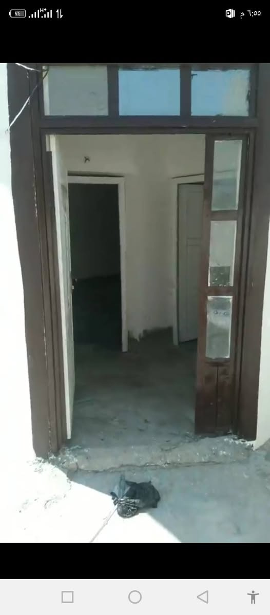 الدار للبيع 
المساحة 250
المنطقة خلف الخضر 
اول فرع يبعد عن الشارع الصب 50 متر 
سقف ثانوي 
الشراي اتصل او تعال خاص وتدلل 
***********
