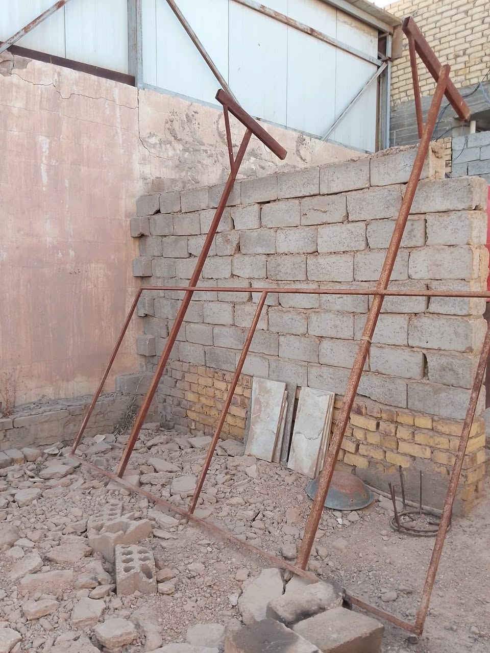 غراض للبيع النجف الاشرف كوفة براكية شارع المطار القديم للاتصال ومعرفة السعر واتساب ***********
