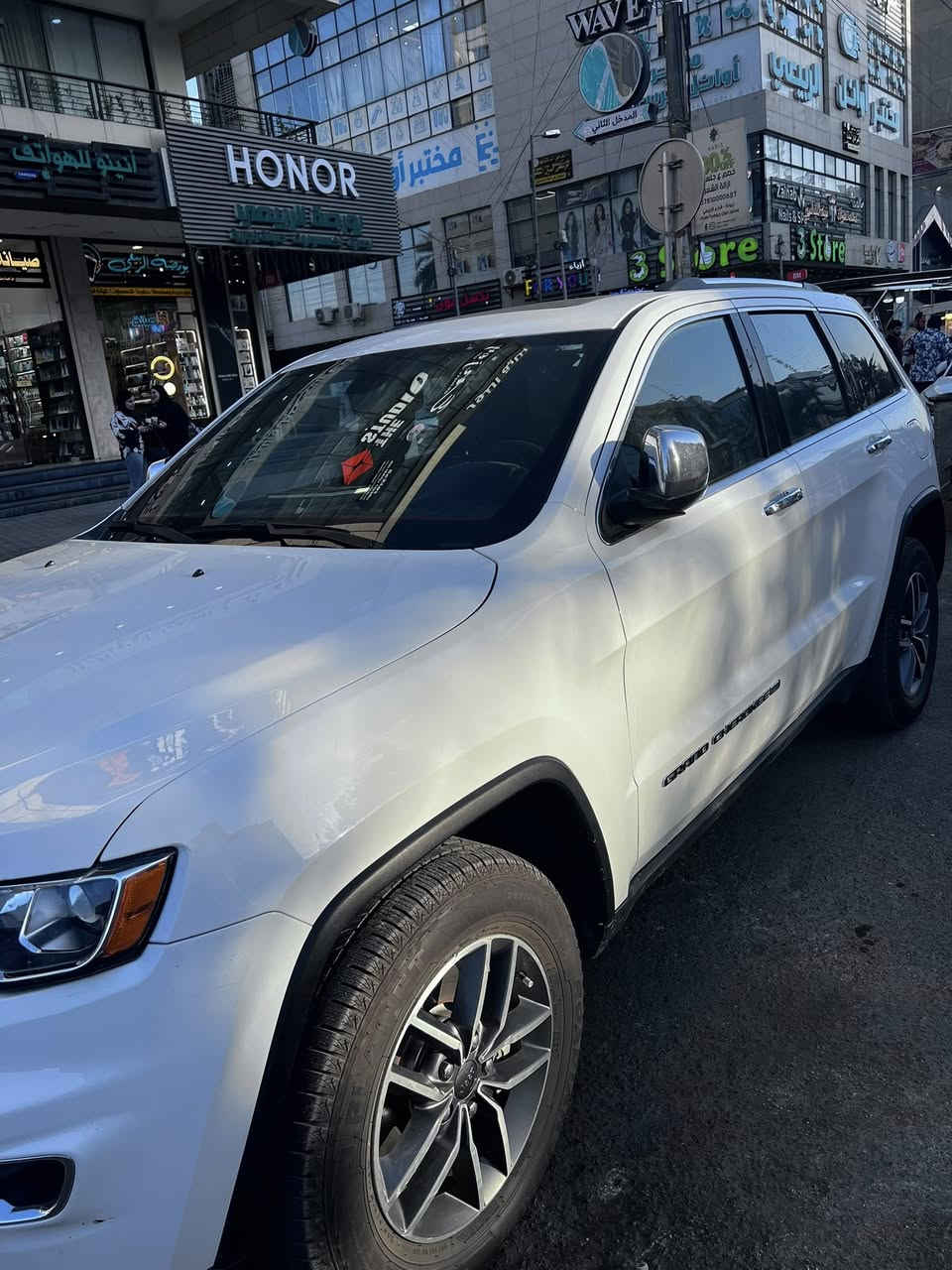 السلام عليكم بيع لغرض السفر 
للبيع جيب لمتدد موديل 22 
ماشيه 50 الف ميل 
رقم بغداد بأسمي مشروع وطني 
السياره مكفوله كفاله عامه 
تقرير غرق تعمل وتسير واني مدخلها ع ايدي 
كشنات جلد 
استيرن تدفئه 
رادار جانبي وخلفي وتنبيه بالتصادم والتوقف الذاتي 
نظام ايكو تقليل الصرف 
اشيار بالمري 
جنطه كهرباء 
وشاشه كبيره لمس 
فتحه سقف 
بصمة وتشغيل عن بعد 
نظام اوتو متعدد للطرق 
5 راكب 
مكينه 3.6 
تبريد وتدفئه 
تخم تايرات جديد 
وبعد بيها مواصفات 
صدر امامي وخلفي مال شركه حتى اسبيرها ما نازل تجي وتشوف بعينك النظافه ابد ما متعوبه استخدام شخصي فقط مال جناي 
السعر 330 ورقه وبيها مجال قليل 
للأستفسار *********** 
مكان السياره بابل
