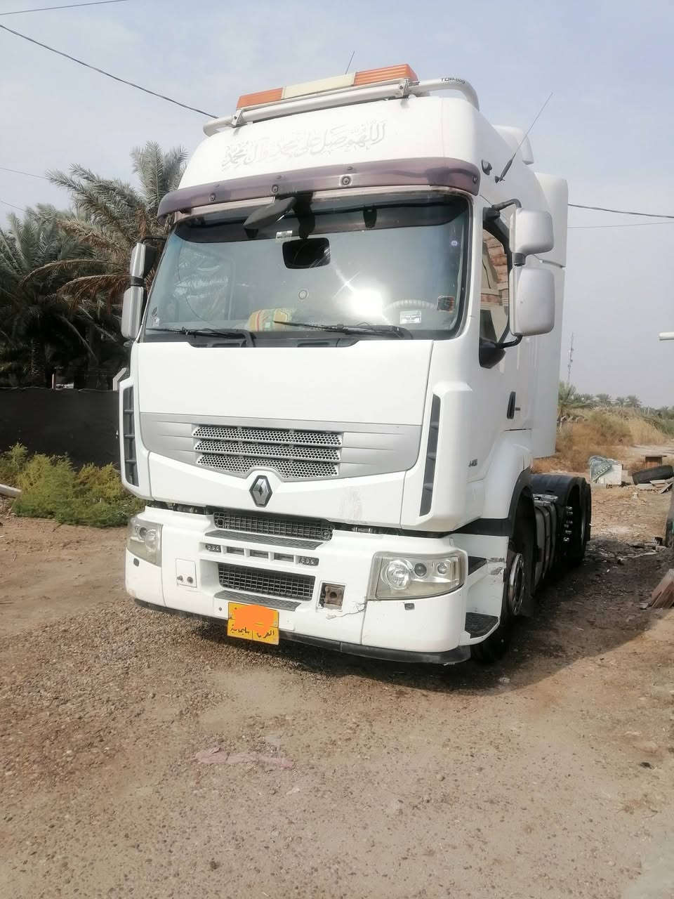 السلام عليكم رينو مشترك 440 موديل ٢٠٠٦ مجموعة فالفو كير اوتوماتيك ١٢ نمره سنكل بلادي حساس جانبي كامره تحكم ستيرن مربوطه فلات جوانب متحركه ابيع بس الراس بدون عربانه ماموجوده مكاني بغداد الكرخ اتصل على الرقم *********** او*********** السعر ١٦٠ ورقه
