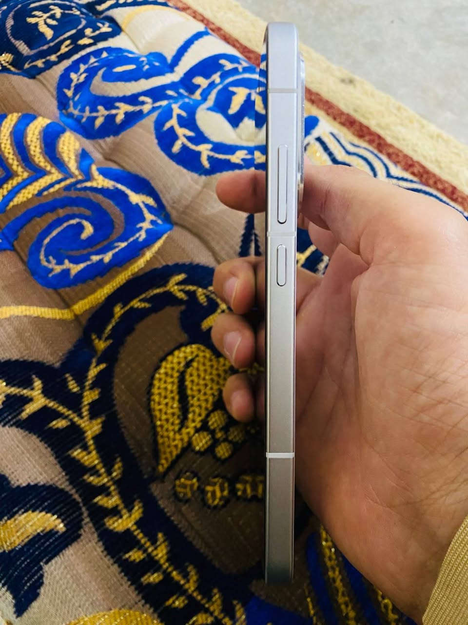 السلام عليكم موبايل بوكو f 7 جديد مستخدم شئ قليل جدا نظافة ١٠٠ بالميه ذاكره ٥١٢ الرام العشوائي ١٢ مع الكرتون و كامل الملحقات بطاريه ١٠٠ بعده بالضمان ينتهي ضمانه في ١٧/٣/٢٠٢٧ 

السعر 525 وبي مجال 
***********
