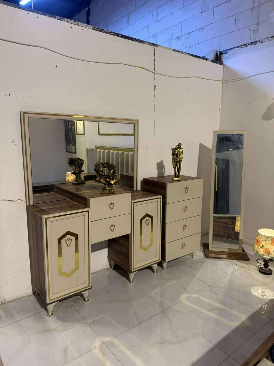 غرفه تركي موديل ٢٠٢٦
نضام بواب جرباي جك مغزن
السعر ٩٥٠ ٩٠٠ قفل
شد نقل داخل بغداد مجاني 
نضافه ٩٠
غرفه مارك قماش وتره بروه 
لون مميز


**إذا كنت صاحب هذا الإعلان وتريد حذفه لأي سبب، رجاءا أرسل رسالة إلى الدعم الفني**