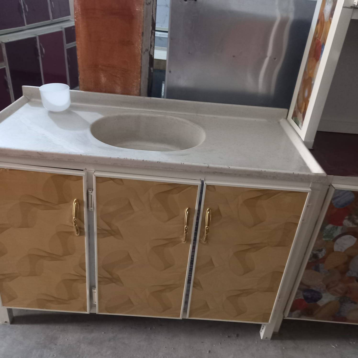 كاونتر الأبيض كامل ٢٥٠ الأحمر ١٣٠ بدون سنك والثالث هو وسنك ٢٥٠ وبي مجال


**إذا كنت صاحب هذا الإعلان وتريد حذفه لأي سبب، رجاءا أرسل رسالة إلى الدعم الفني**