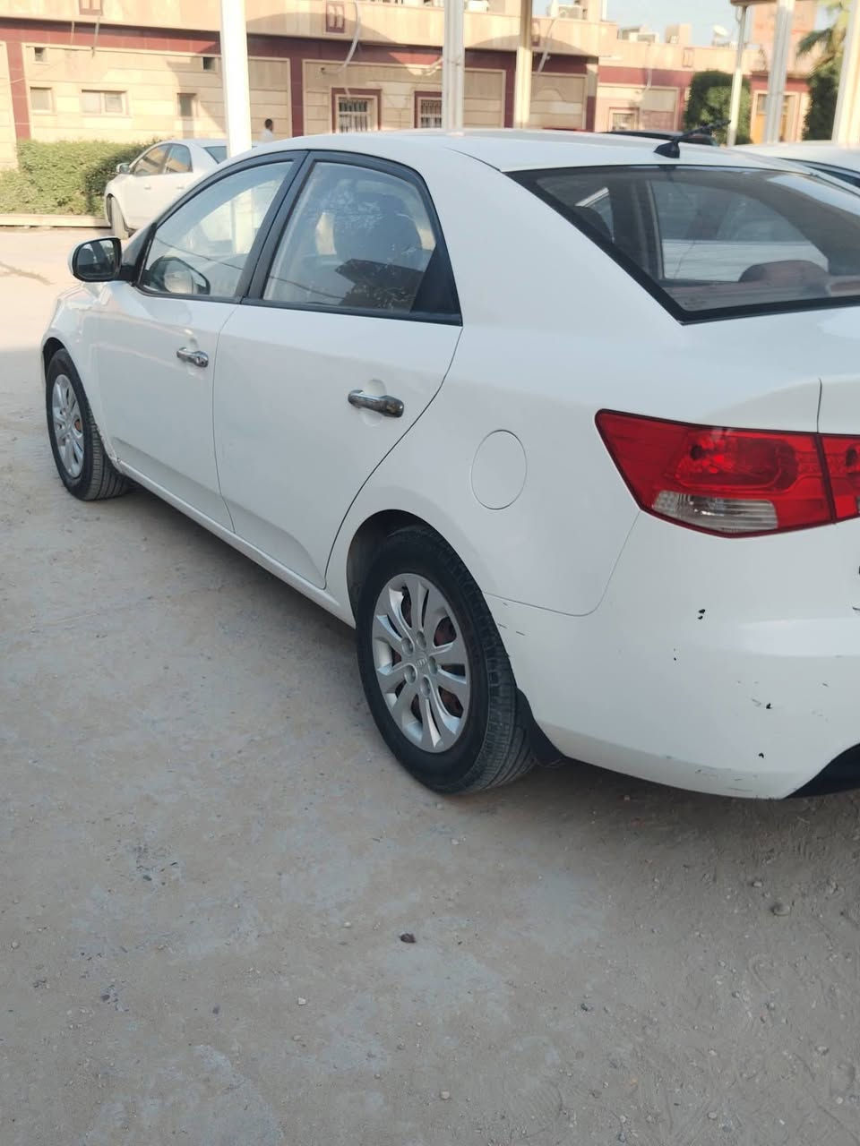 سيراتو موديل ٢٠١٢ بنيد مبدل وجاملغ واحد مبدل سعرها ٩٠
ايرباك طاك مواصفات عادية
***********
