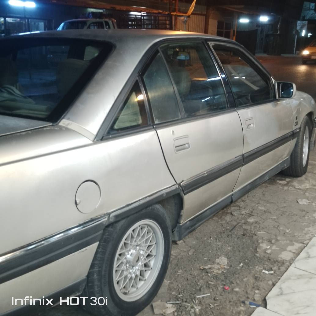 اوبل أوميجا للبيع موديل 1993
سياره كهربائيات كامله من كلشي السياره 
 صدر جديد تخم تايرات جديده كشر خارجي نضيف فقط بيهه شخوط بسيطه كير اوتماتيك سياره صافيه بمعنى الكلمه وكلشي مجهز بيهه رقم السياره بغداد والا ربع الغرامات المكان بغداد التاجي السعر 41 وبيه مجال للستفسار ***********
