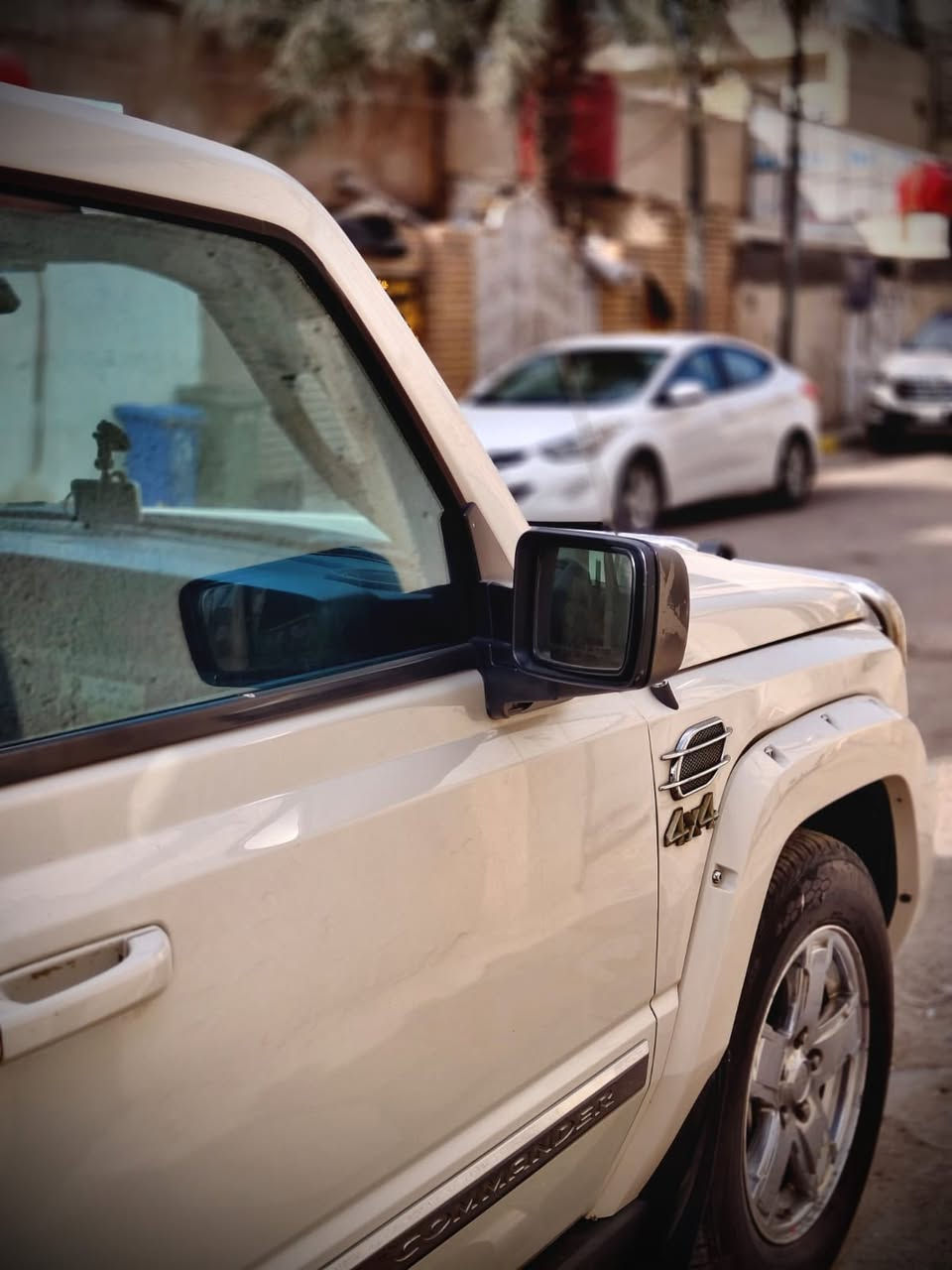 جيب كوماندر 2008 فول مواصفاتها مال 17 دفع رباعي كشنات تدفئه تبريد فول سويه جديده رقم بغداد خصوصي معتنين بيها ونضيفه للاخير رايديها ب135
*********** مكانه العماره
