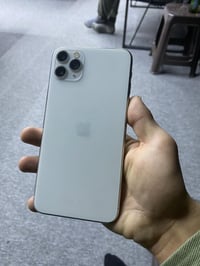 آيفون ١١ برو ماكس • ٦٤ • بطارية ٨١٪