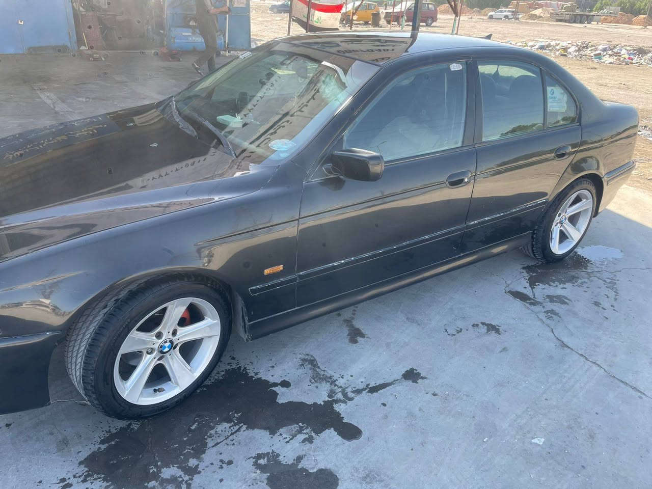 السلام عليكم BMW 528i موديل 1996 حادثها جاملغ خلفي السياره نضيفه ونصبتهاا كلش حلوه استخدم شخصي السعر ٨٠ وبي مجال ***********
